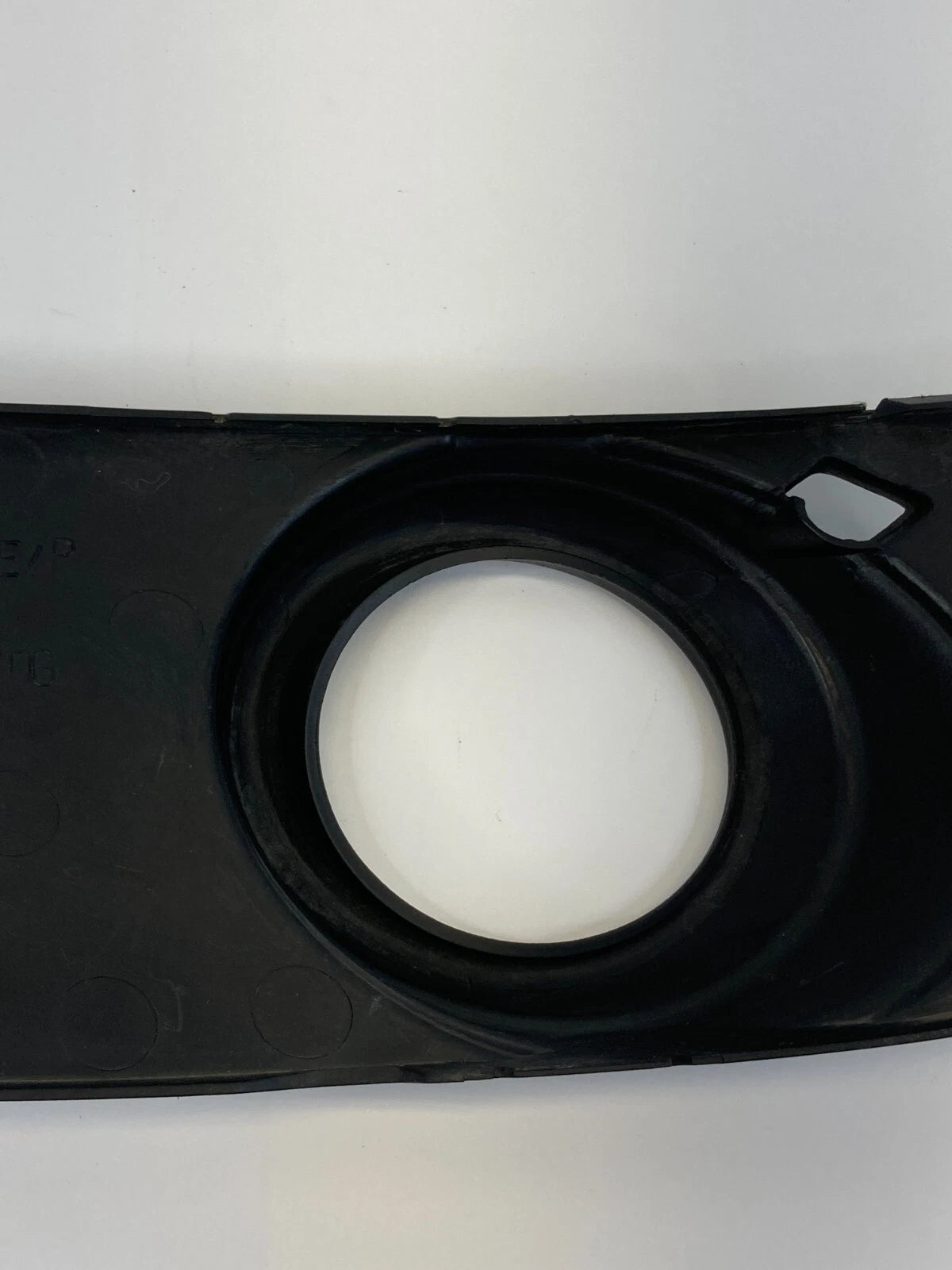 2008-2012 MITSUBISHI LANCER FRONT RIGHT PASSENGER SIDE FOG LIGHT BEZEL 8321A090