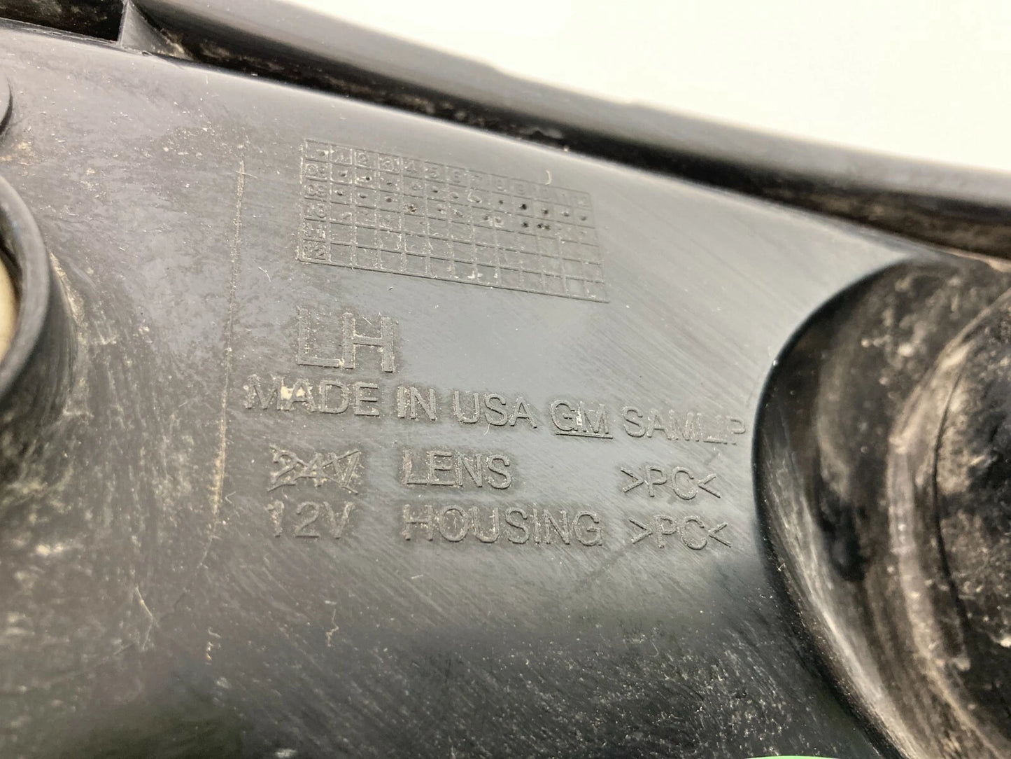 2009-2012 CHEVROLET TRAVERSE FRONT LEFT DRIVER SIDE TURN SIGNAL LIGHT LAMP OEM