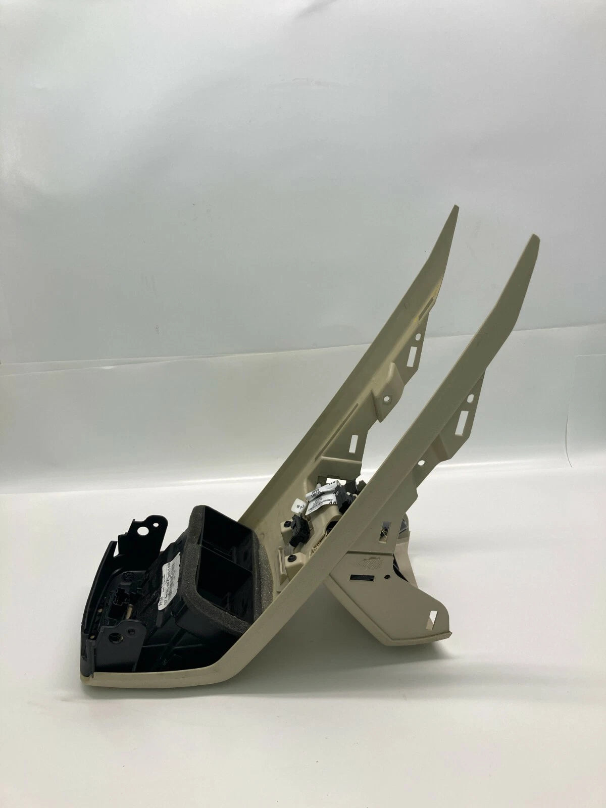 13-16 LINCOLN MKZ RR CENTER CONSOLE A/C VENT COVER TRIM W/ HEATED SEATS SWITCH