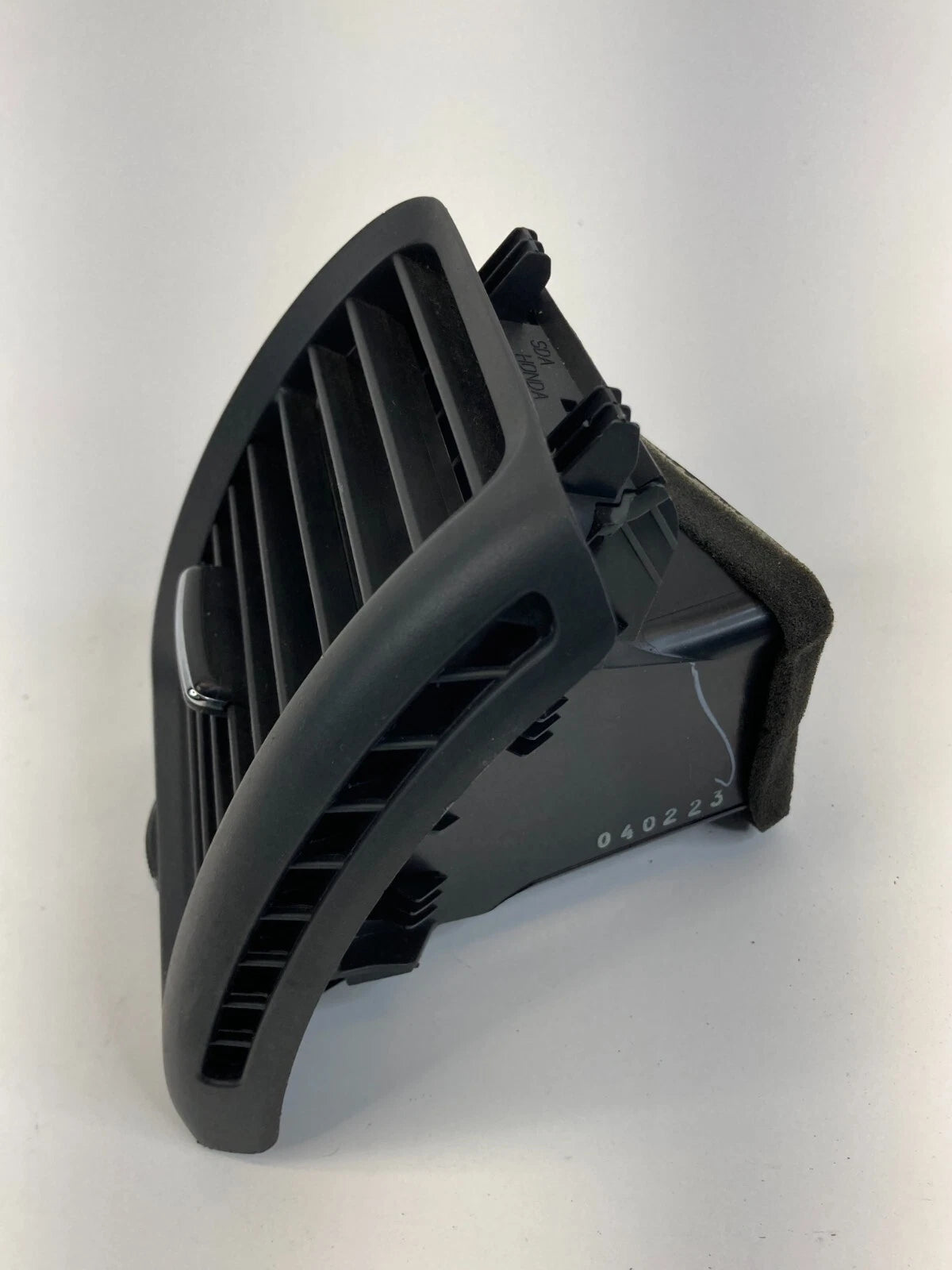 2003-2007 HONDA ACCORD FRONT RIGHT PASSENGER A/C AIR VENT GRILL 77620-SDA-A010