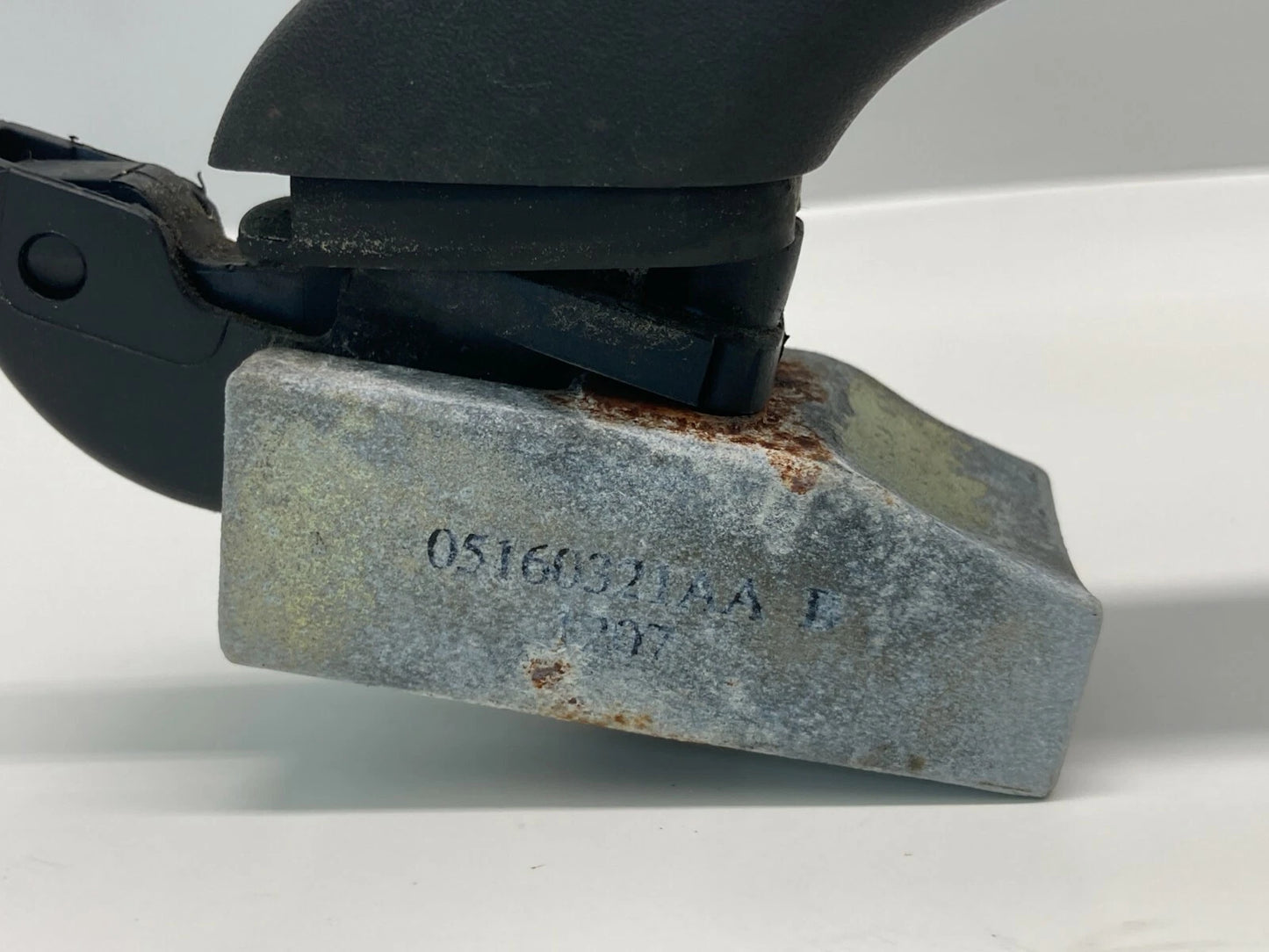 2007-2012 DODGE CALIBER REAR LEFT SIDE OUTSIDE EXTERIOR DOOR HANDLE 05160321AA