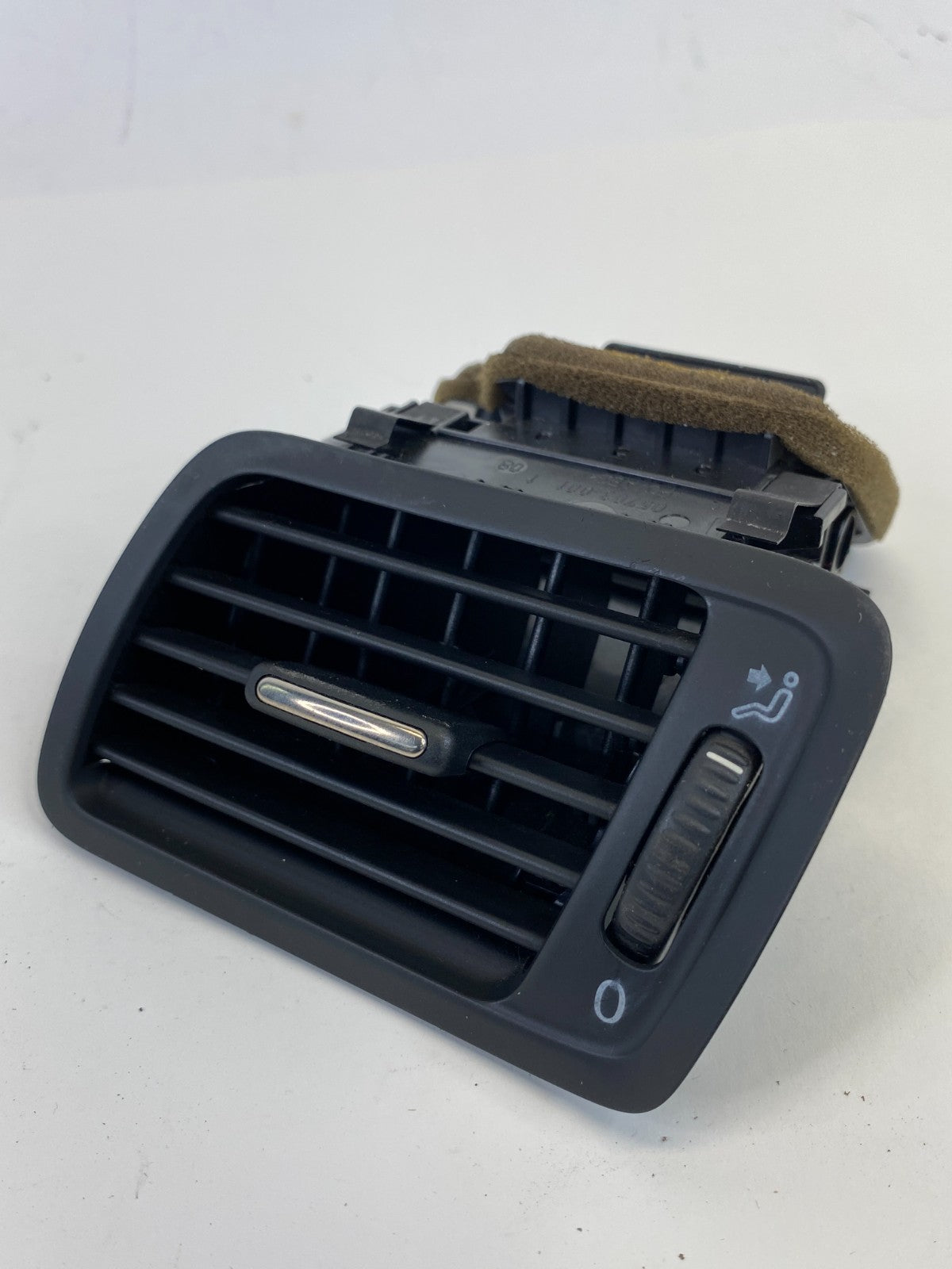 2009-2011 Volkswagen CC Front Left Side Outer Dash Air Vent Grille 3C1-819-701F