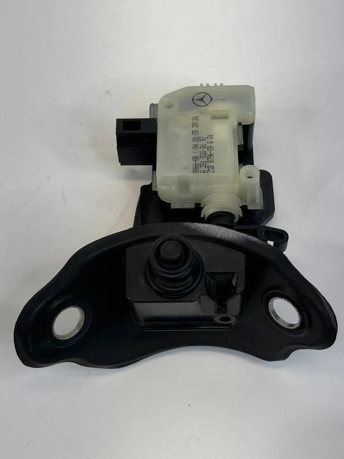2006-2011 MERCESDES-BENZ CLS500 FUEL RELEASE LOCKING MOTOR ACTUATOR 2518200197