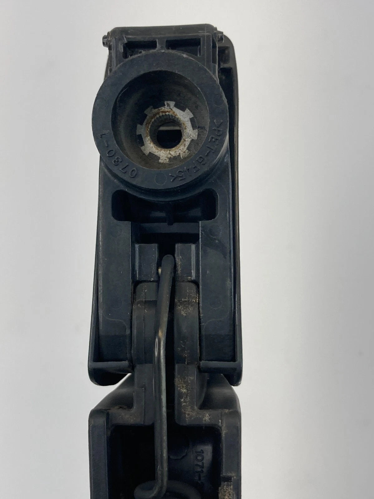 2010-2015 TOYOTA PRIUS HATCHBACK REAR LIFTGATE WINDSHIELD WIPER ARM ASSEMBLY OEM