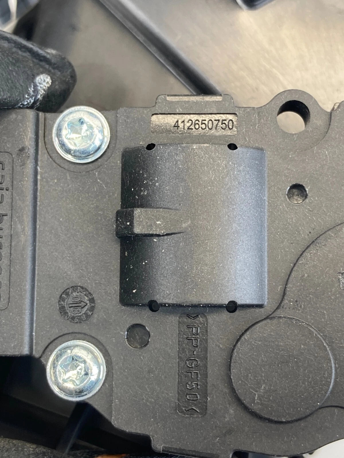 2006-2011 MERCEDES-BENZ ML350 REAR AC HEATER BLOWER MOTOR HOUSING 982748L OEM