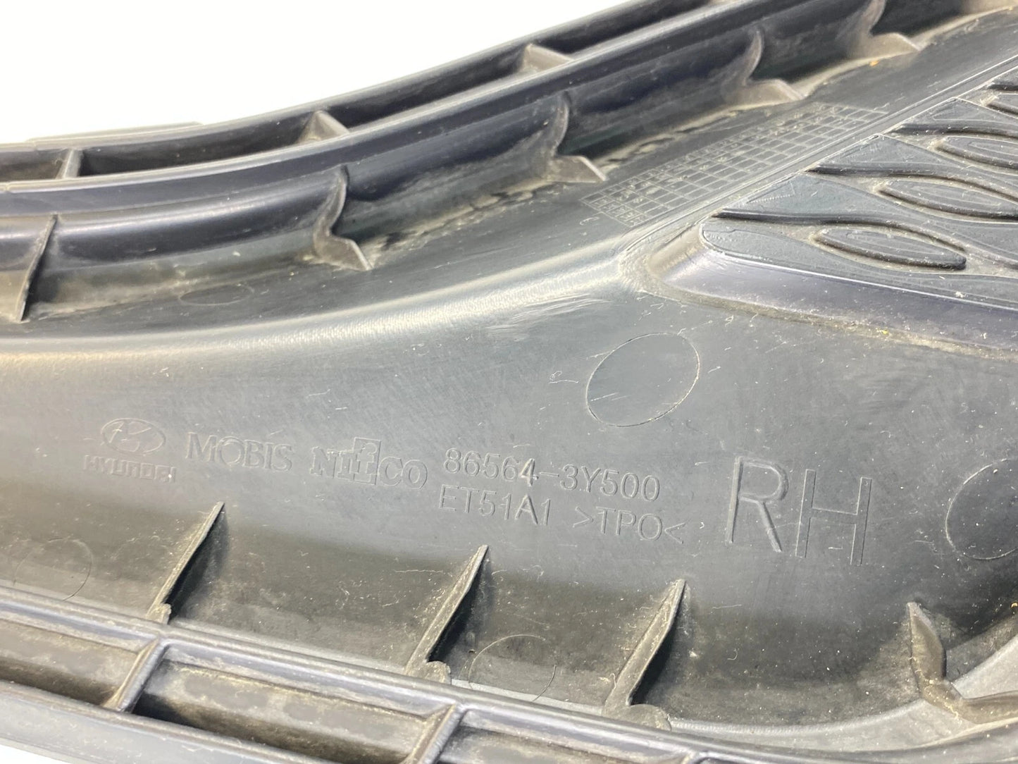 14-16 HYUNDAI ELANTRA FRONT RIGHT FOG LAMP BUMPER BLANK HOLE COVER 86564-3Y500