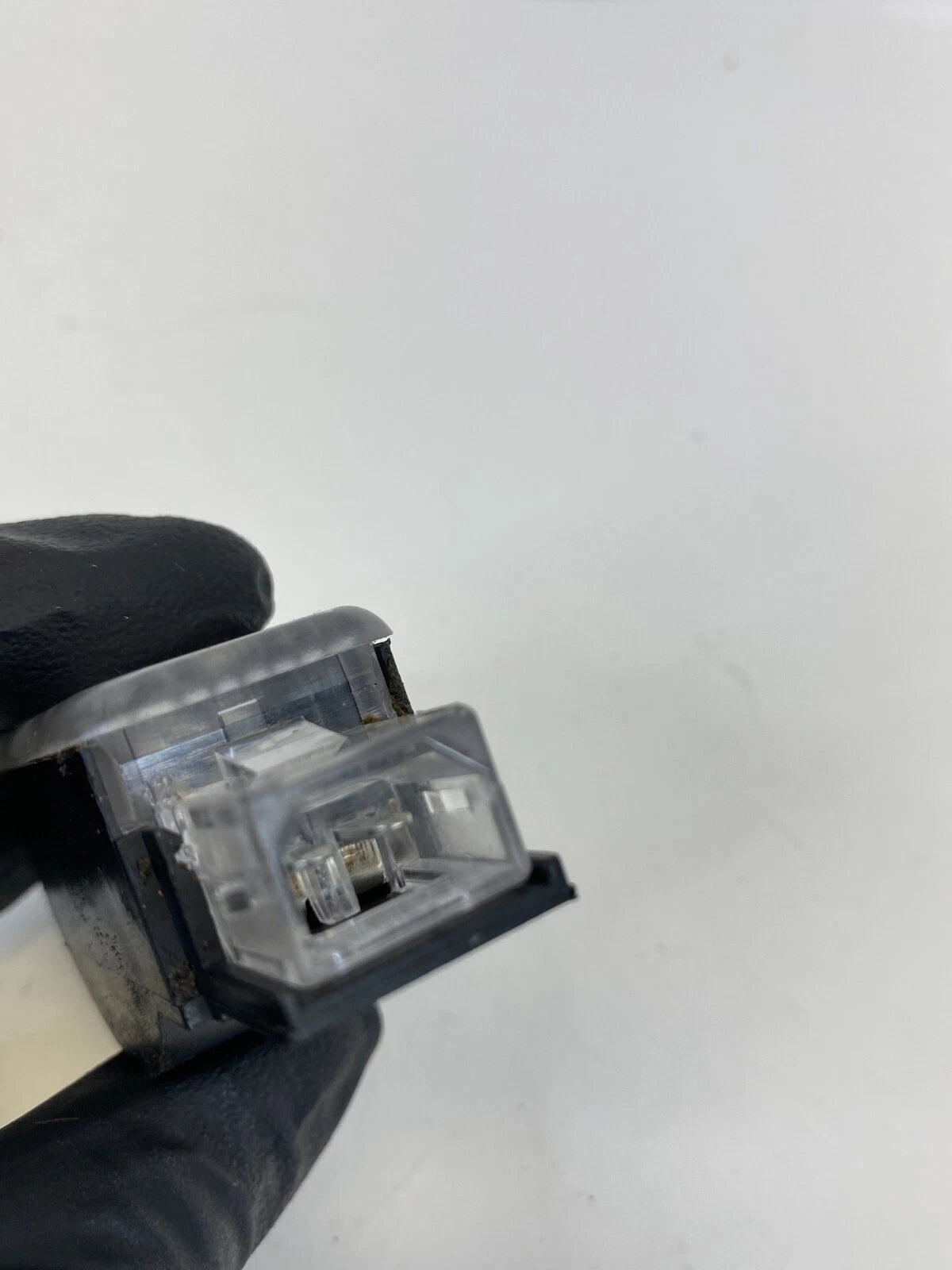 2007-2016 AUDI A4 QUATTRO FRONT RIGHT INNER DOOR PANEL COURTESY LIGHT LAMP OEM