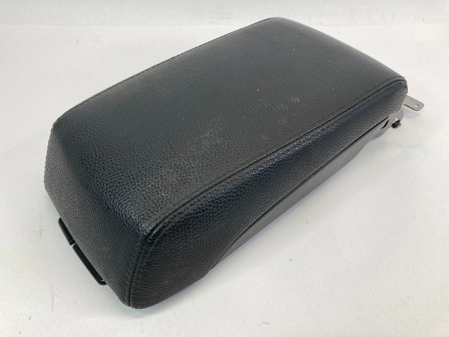 10-14 SUBARU OUTBACK LEGACY CENTER CONSOLE LID COVER TOP ARMREST ARM REST OEM