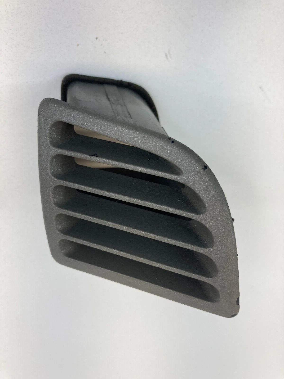 2003 2004 INFINITI G35 RIGHT SIDE DASH A/C AIR VENT DEFROSTER GRILL 68740-AM601