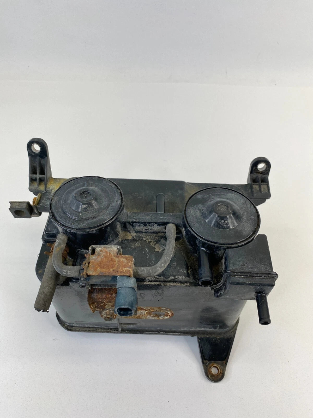 96 97 98 99 00 TOYOTA 4RUNNER TACOMA 2.7L FUEL VAPOR CHARCOAL CANISTER OEM