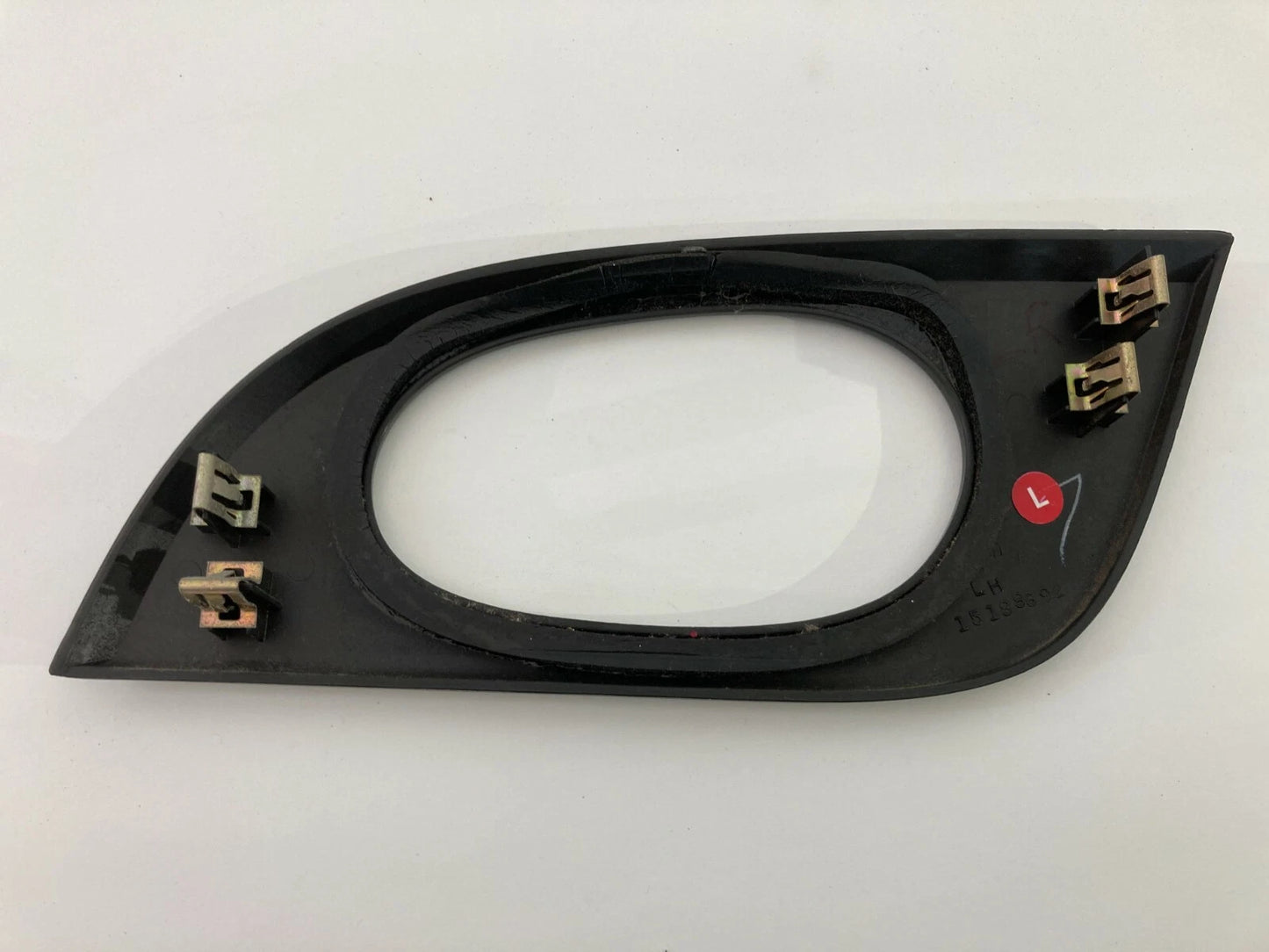 02-09 GMC ENVOY 02-06 ENVOY XL LEFT DRIVER SIDE INNER DOOR HANDLE COVER BEZEL
