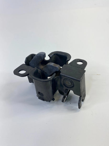 2003-2006 MERCEDES-BENZ E500 FRONT HOOD SIDE LOCK LATCH STRIKER A203-880-00-60