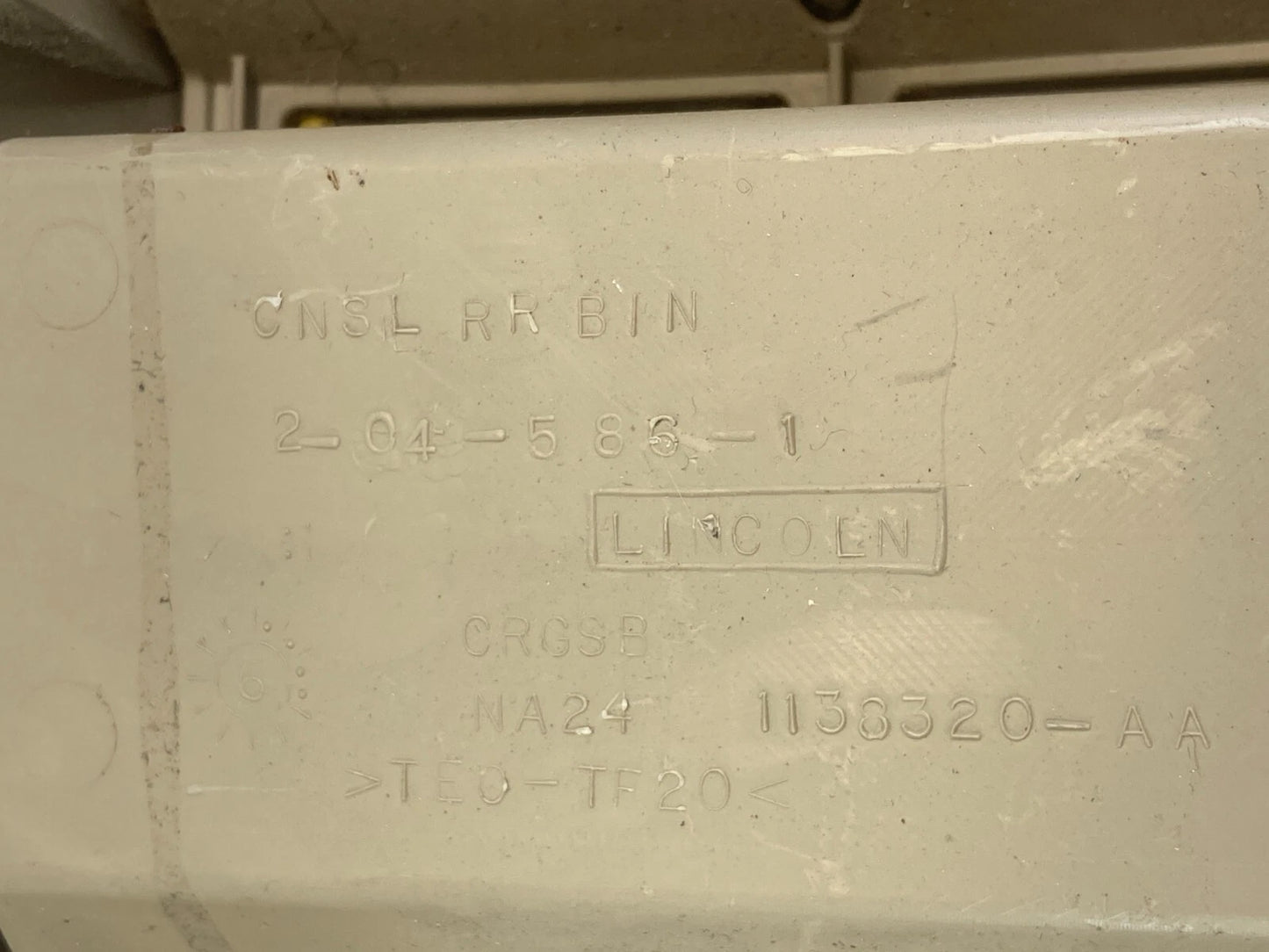 2007 2008 LINCOLN MKZ REAR CENTER CONSOLE BIN COVER PANEL TRIM 1138320-AA
