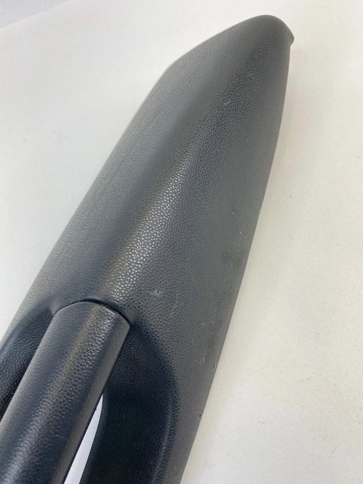 2004-2009 MAZDA 3 MAZDA3 FRONT LEFT SIDE DOOR ARM REST GRIP HANDLE BP4K69391 OEM