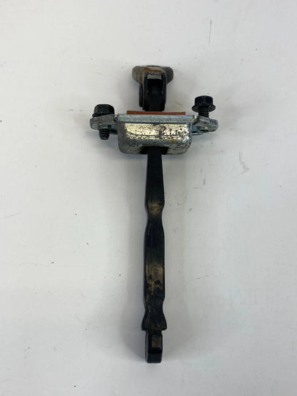 2010 11 12 2013 KIA FORTE FRONT RIGHT SIDE DOOR CHECK STOP STOPPER DETENT OEM