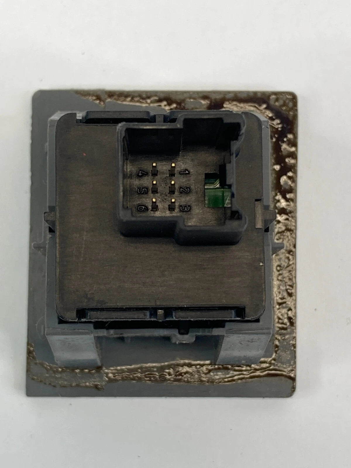 08-10 DODGE GRAND CARAVAN POWER INVERTER SWITCH BUTTON W/ BEZEL TRIM L0110163-A0