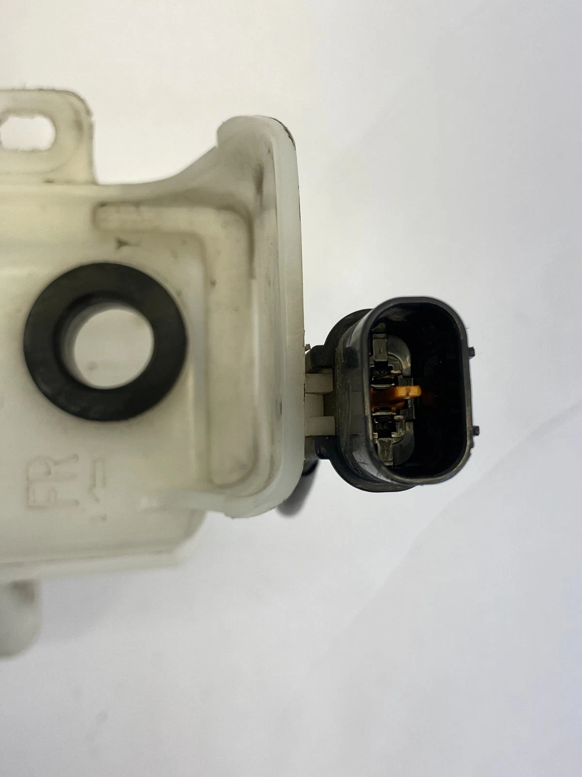 2014 2015 SORENTO 05-17 ACCENT WINDSHIELD WASHER RESERVOIR BOTTLE TANK W CAP OEM