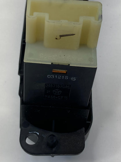 01-05 Chrysler PT Cruiser Dash Defroster Switch & Power Outlet w/ Bezel 4671670A