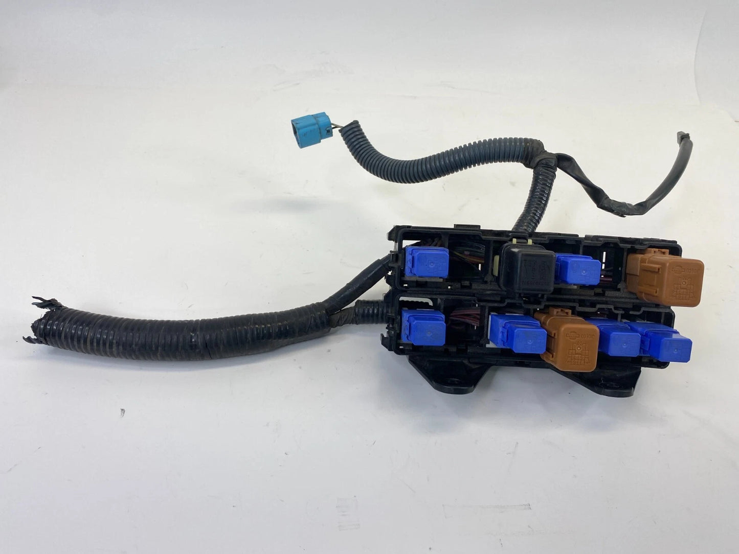 2001-2004 NISSAN PATHFINDER 3.5L ENGINE LEFT SIDE RELAY BOX FUSEBOX 7154-3079