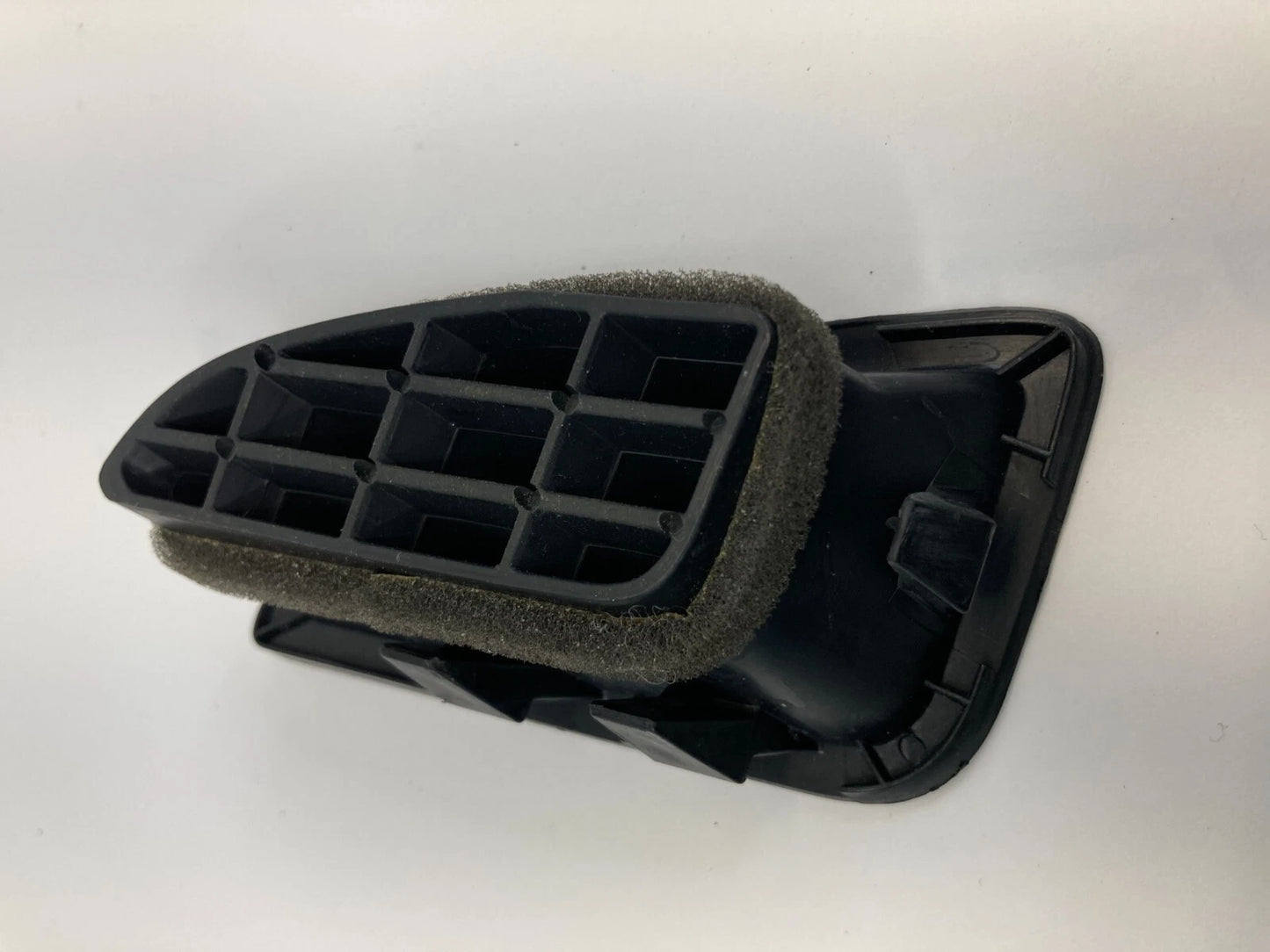 2011-2016 HYUNDAI ELANTRA SEDAN FRONT DASH LEFT DEFROSTER A/C AIR VENT GRILLE