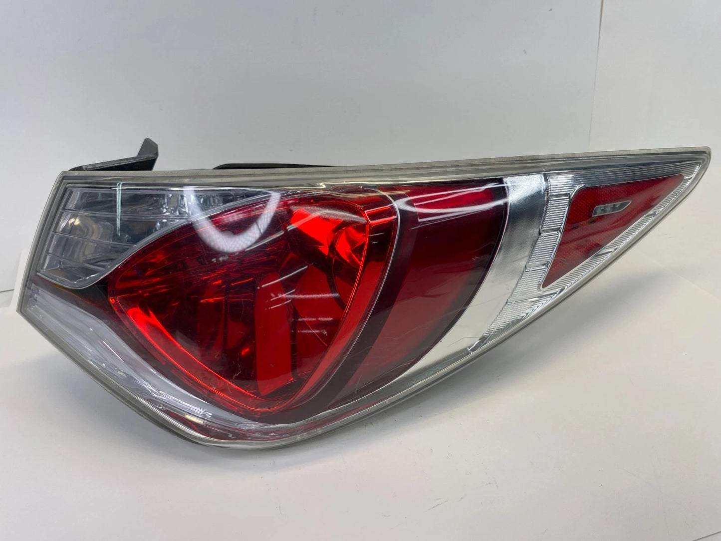 2011-2015 Hyundai Sonata HYBRID Right Passenger Tail Light Taillight Outer OEM