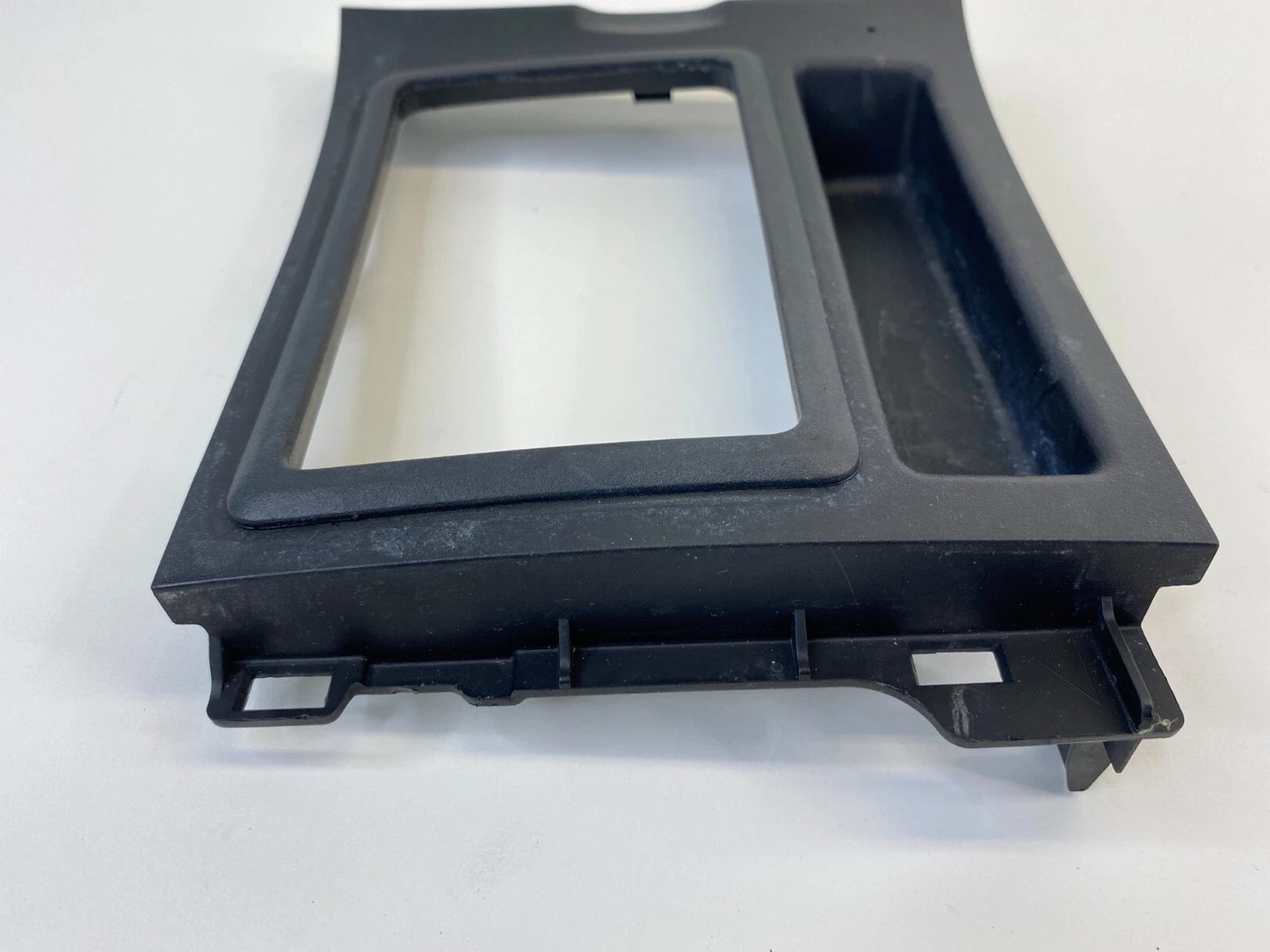 2004-2006 MAZDA 3 SEDAN A/T CENTER CONSOLE SHIFT SHIFTER BEZEL TRIM BP4N64341
