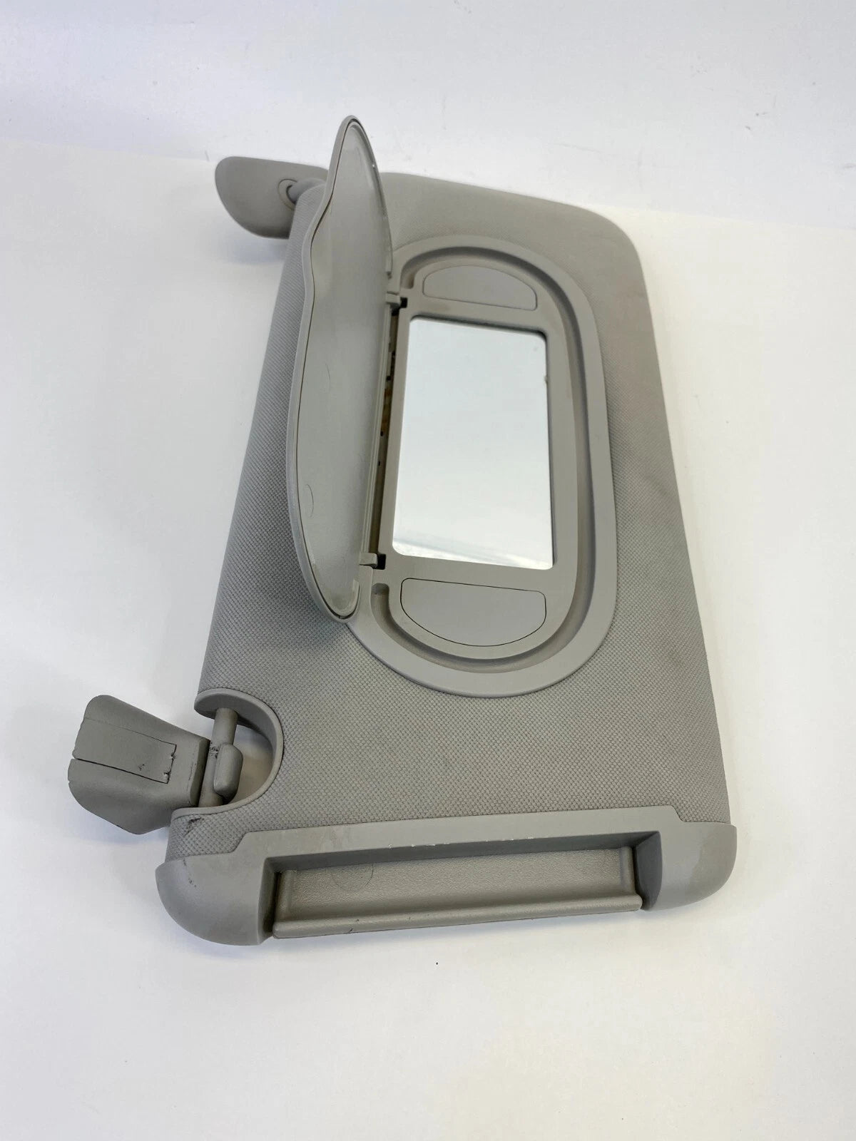 2006-2008 PONTIAC G6 RIGHT PASSENGER SIDE SUNVISOR SUN VISOR SHADE W/ MIRROR OEM