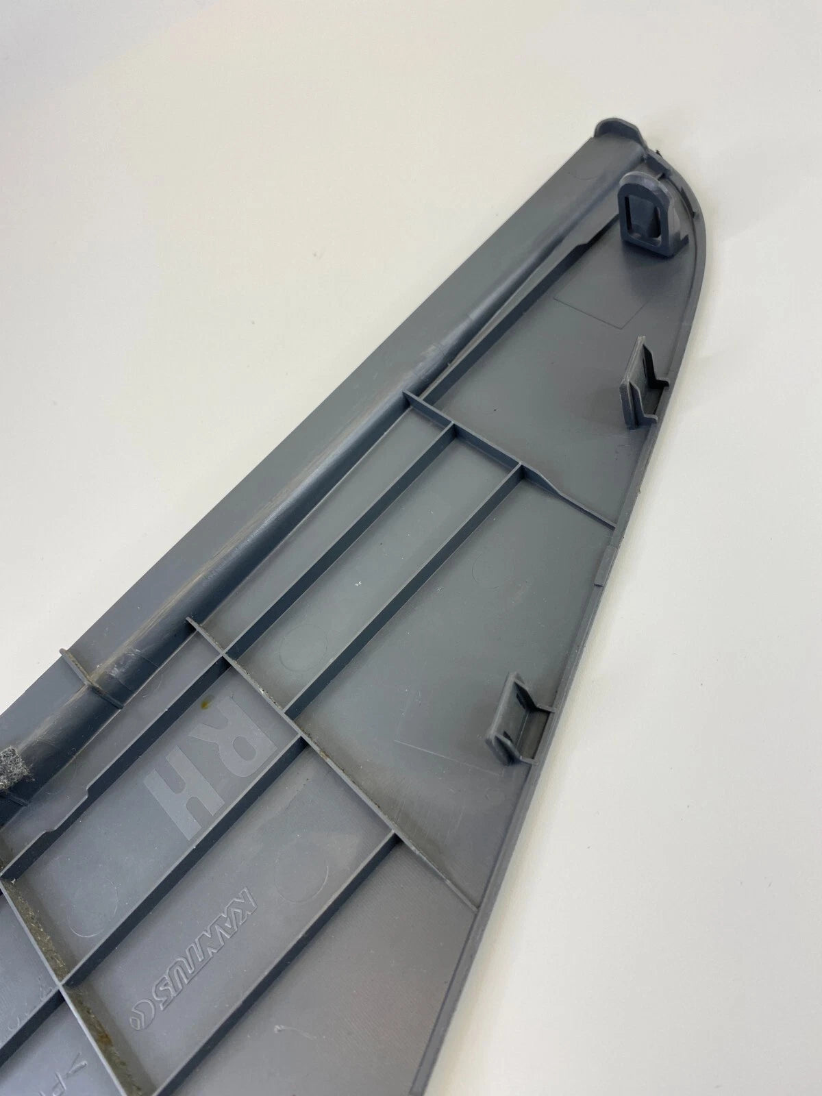 2003-2006 HONDA ELEMENT FRONT RIGHT SIDE DASH END TRIM PANEL 77210-SCV-A010-M1
