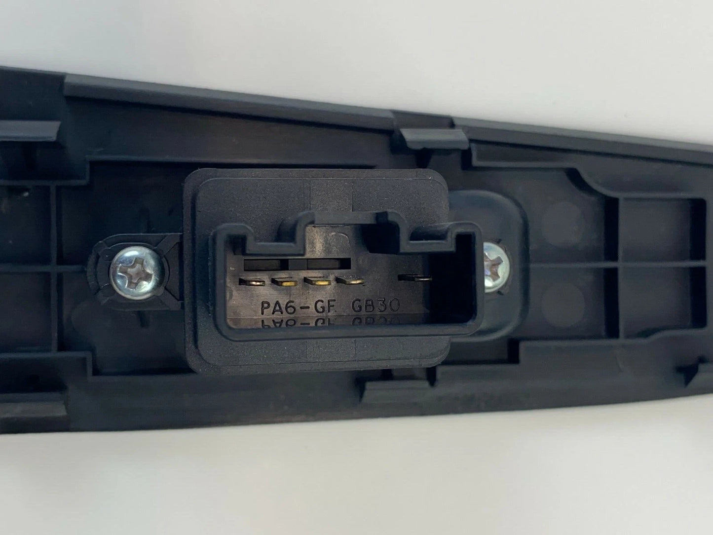 04-09 MAZDA 3 MAZDA3 REAR RIGHT PASSENGER SIDE WINDOW CONTROL SWITCH B32H66370