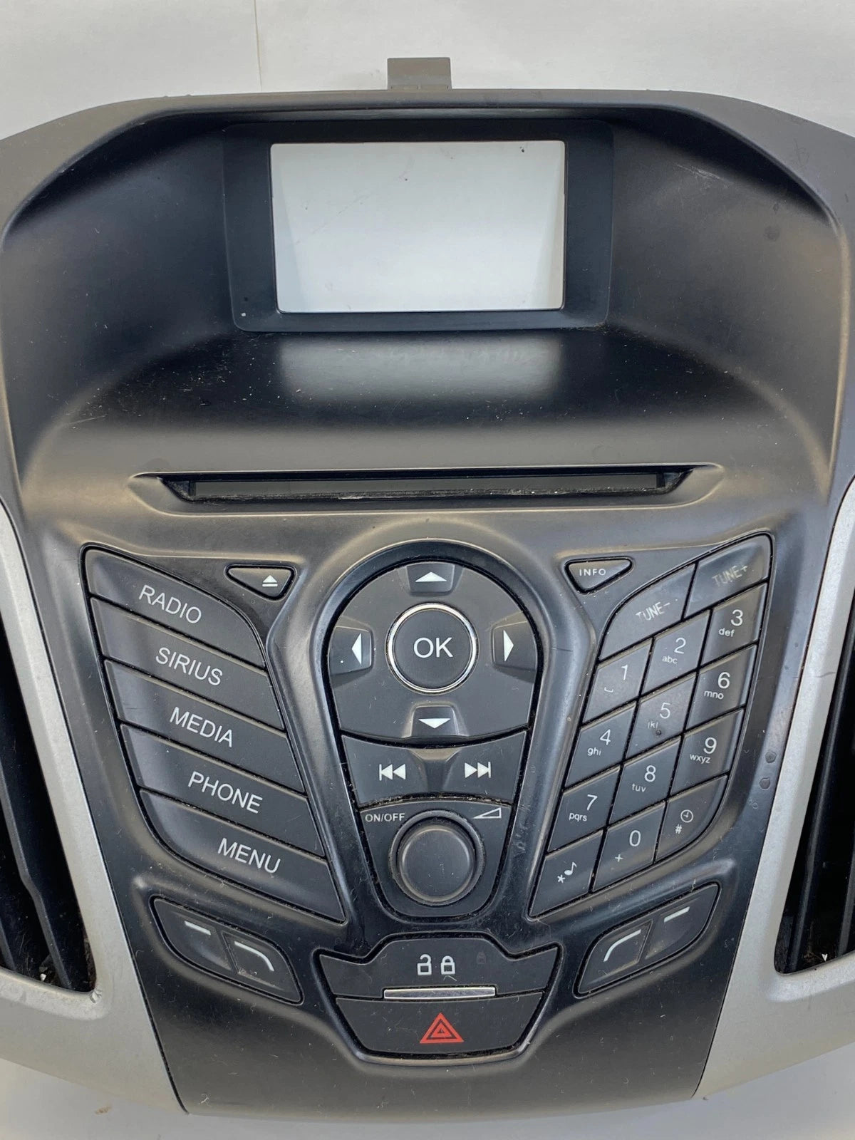 12 13 14 FORD FOCUS RADIO CONTROL PANEL BEZEL W/ AIR VENTS CM51-18835-JW OEM