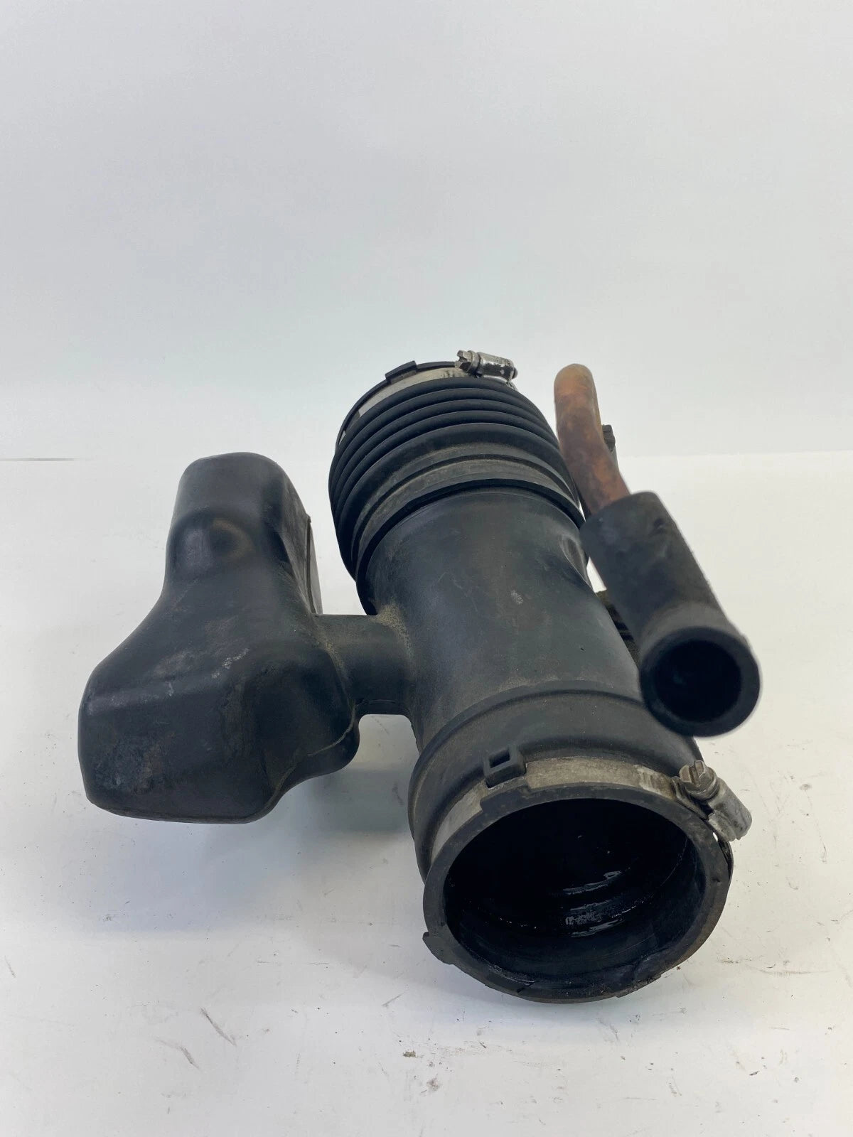 2009-2011 CHEVROLET TRAVERSE AIR INTAKE CLEANER UPPER OUTLET DUCT HOSE TUBE OEM