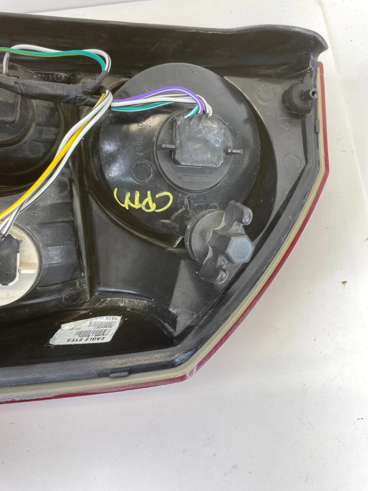 2008-2010 CHRYSLER 300 REAR LEFT DRIVER TAILLIGHT TAIL LAMP ASSY CS286-B000L OEM