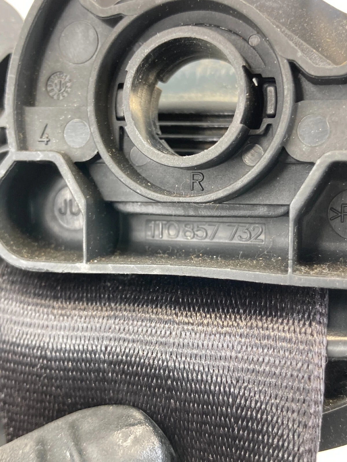 2005-2007 VOLKSWAGEN JETTA FRONT RIGHT SIDE SEAT BELT RETRACTOR 604003400A OEM