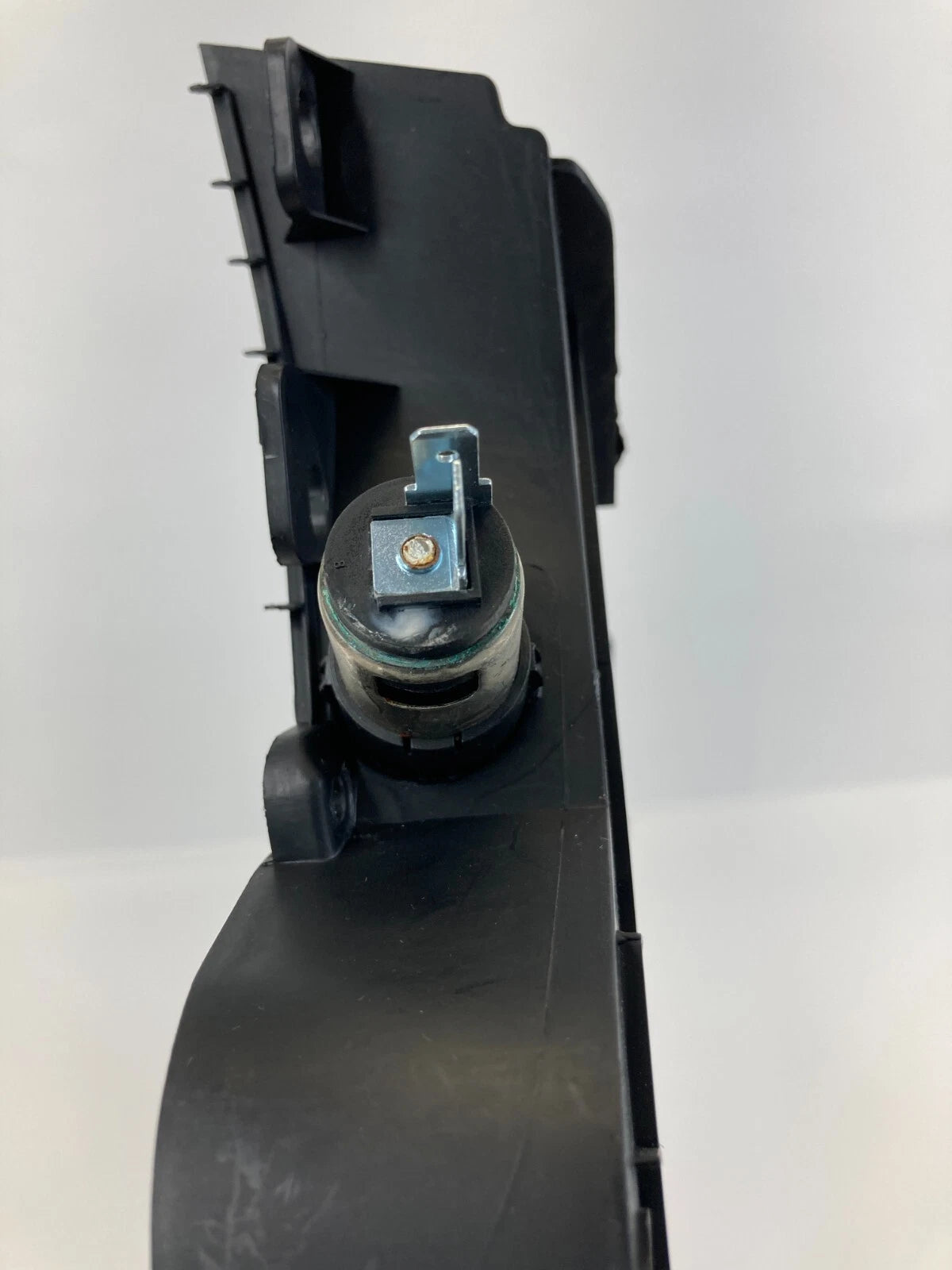 11-13 HYUNDAI ELANTRA CENTER CONSOLE RIGHT FILLER TRIM GARNISH COVER 846773Y OEM