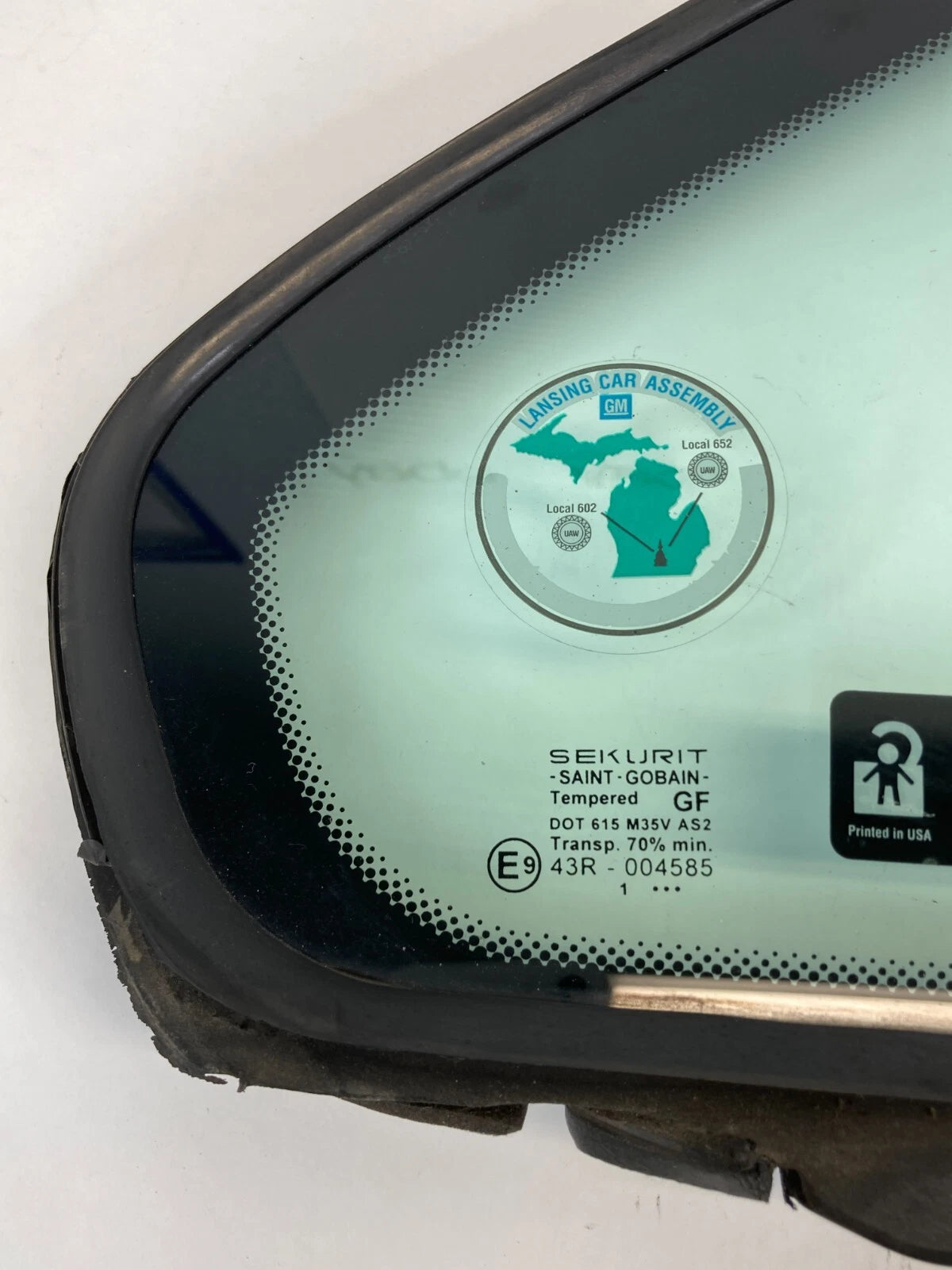 1999-2005 PONTIAC GRAND AM SEDAN REAR RIGHT SIDE DOOR QUARTER WINDOW VENT GLASS