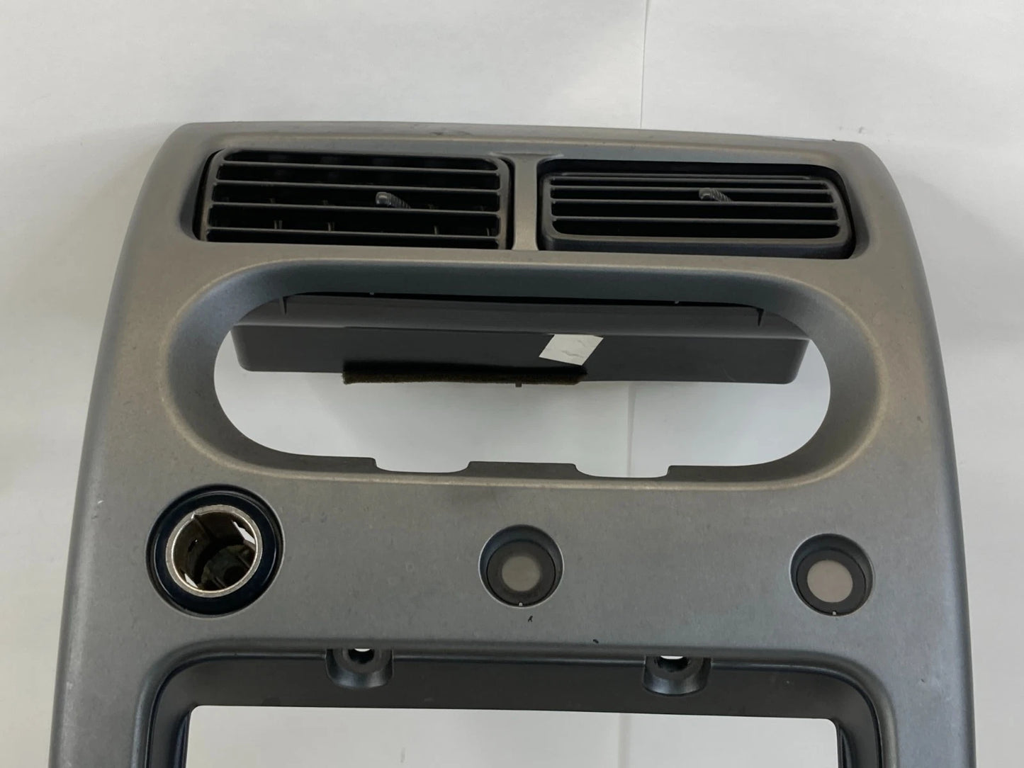 2003 2004 NISSAN XTERRA SE RADIO BEZEL CLIMATE TRIM A/C VENTS 68260-7Z900 OEM