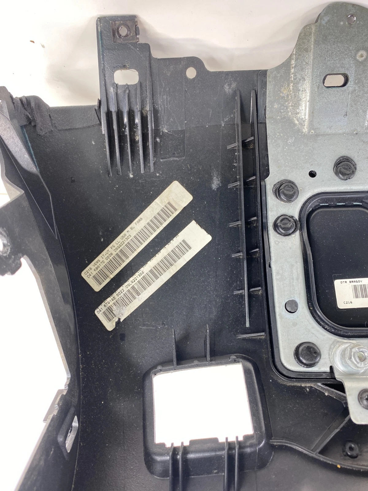 2007-2014 MERCEDES CL550 LEFT DRIVER SIDE SIDE DASH KNEE PANEL LOWER DSQQ221303