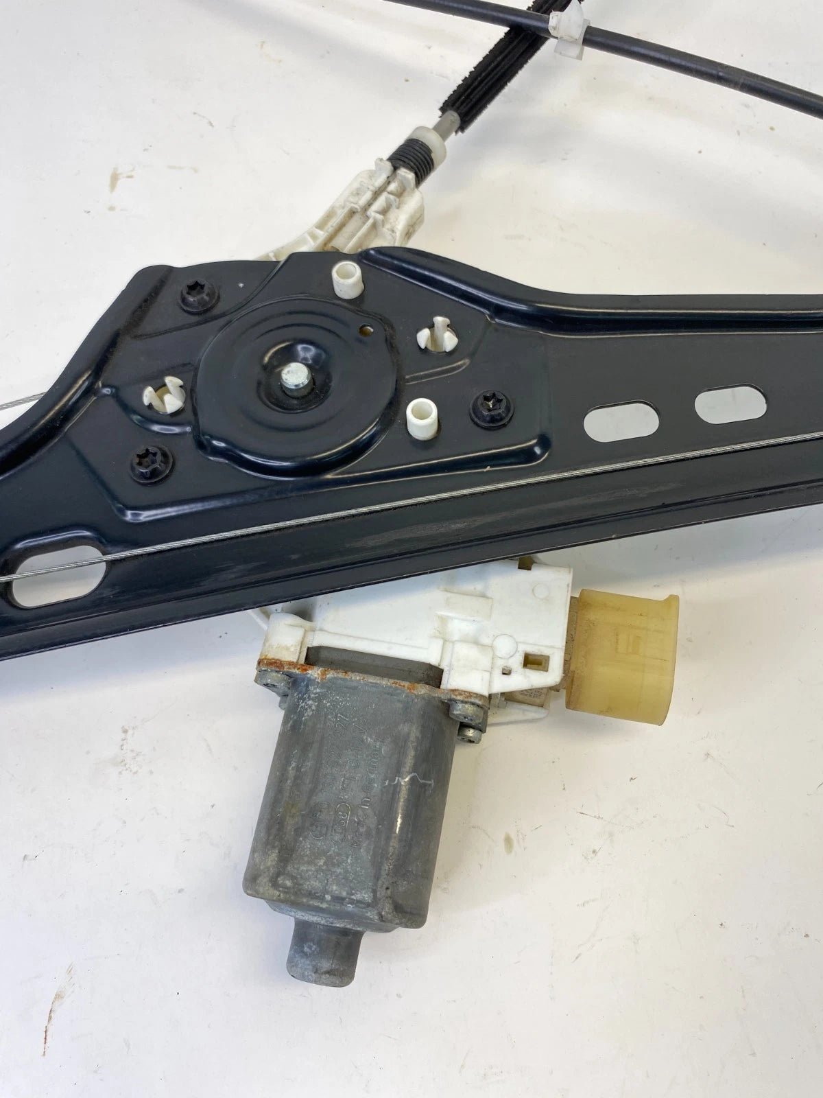 07 08 BMW 328XI FRONT RIGHT DOOR POWER WINDOW MOTOR W/ REGULATOR 013082227 OEM