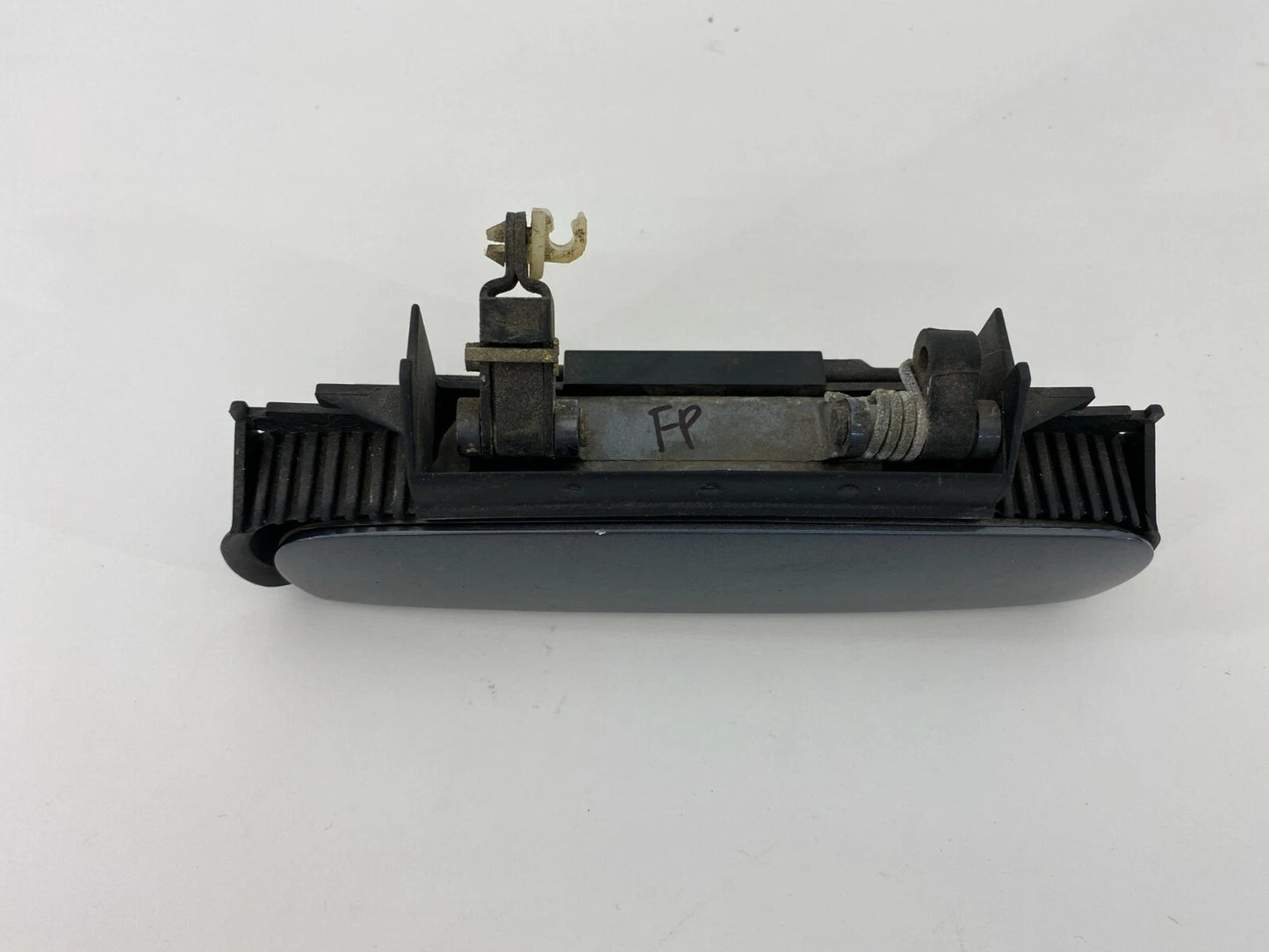 1998-2004 AUDI A6 FRONT RIGHT PASSENGER OUTER EXTERIOR DOOR HANDLE ASSEMBLY OEM