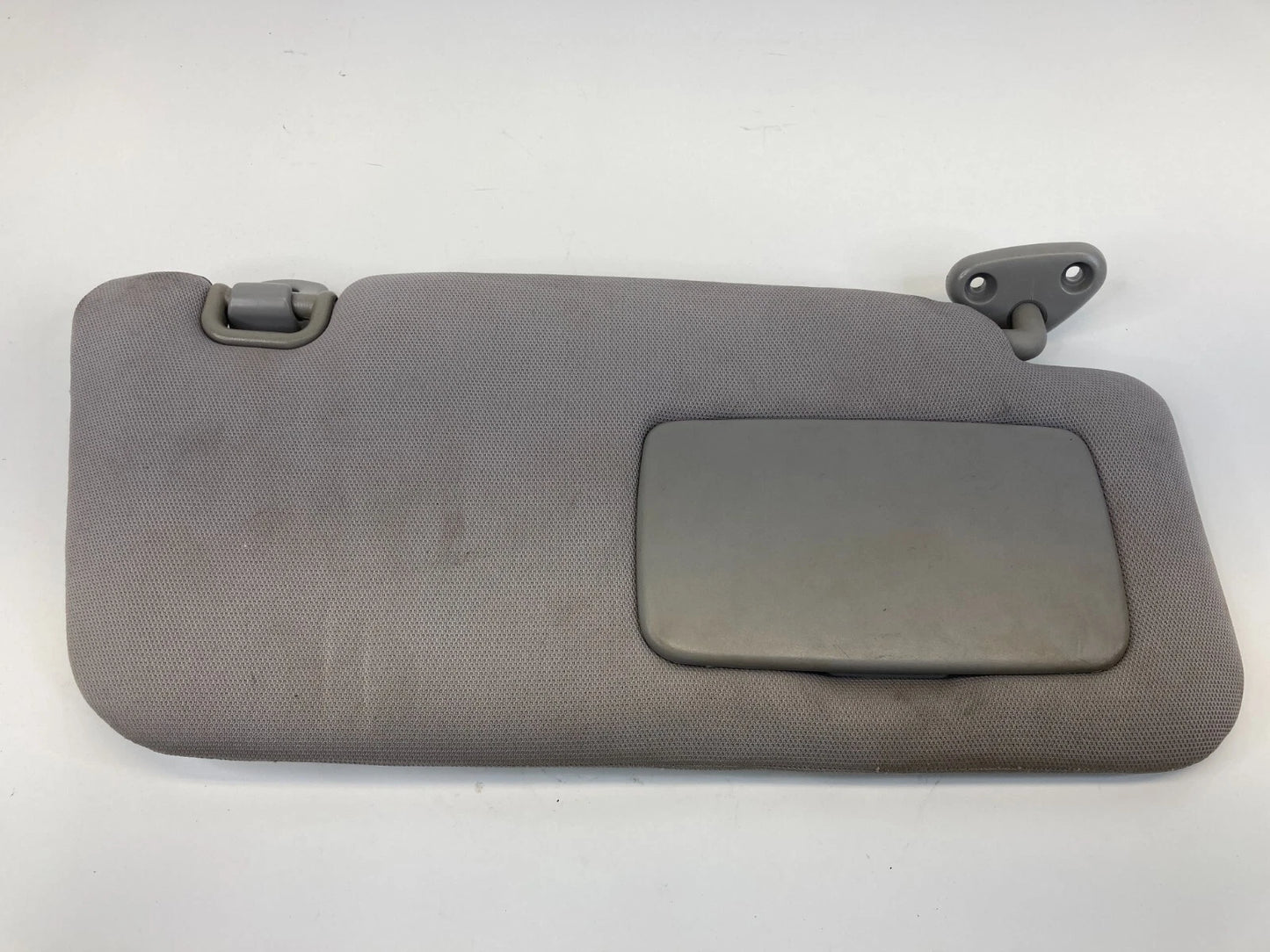 2006-2008 SUBARU FORESTER ROOF RIGHT PASSENGER SUNVISOR SUN VISOR SHADE OEM
