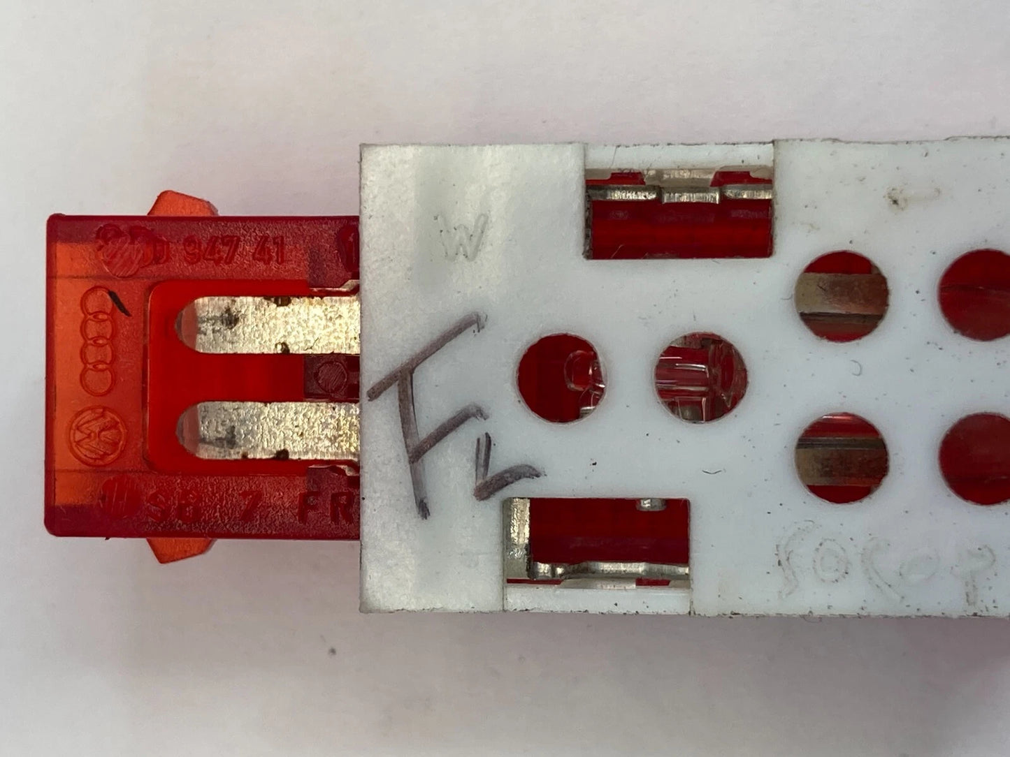 2006-2011 AUDI A6 FRONT LEFT DRIVE SIDE DOOR PANEL WARNING LIGHT LAMP RED