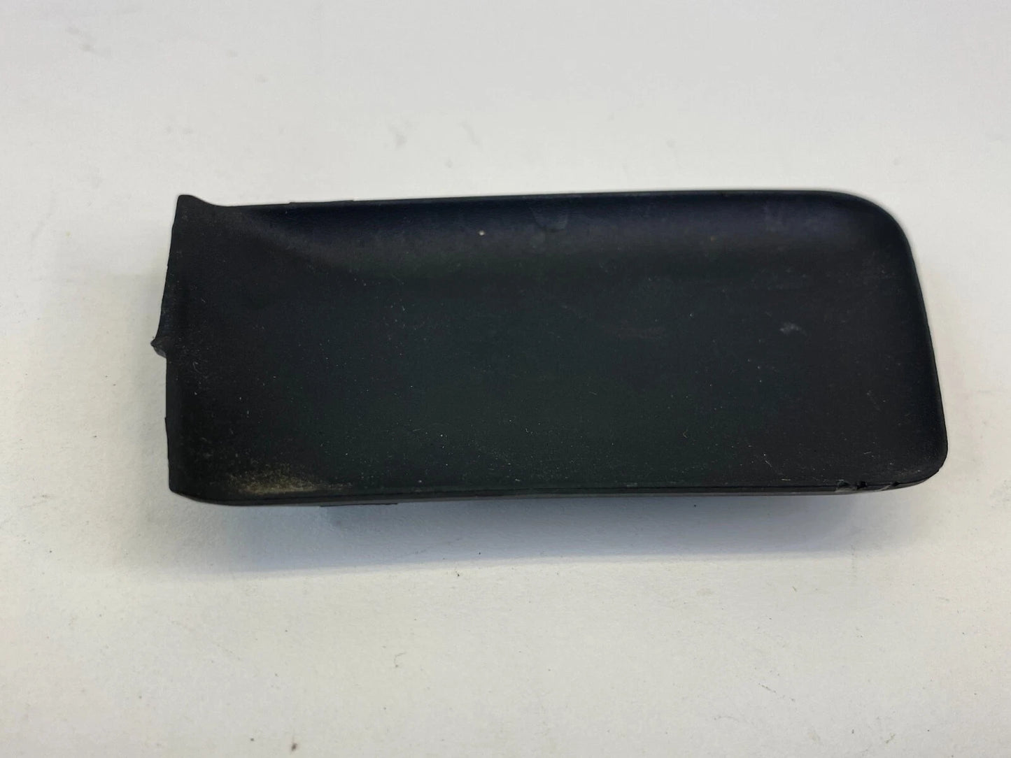 2011-2014 HYUNDAI SONATA REAR LEFT INNER DOOR HANDLE SCREW CAP COVER 82619-3S000