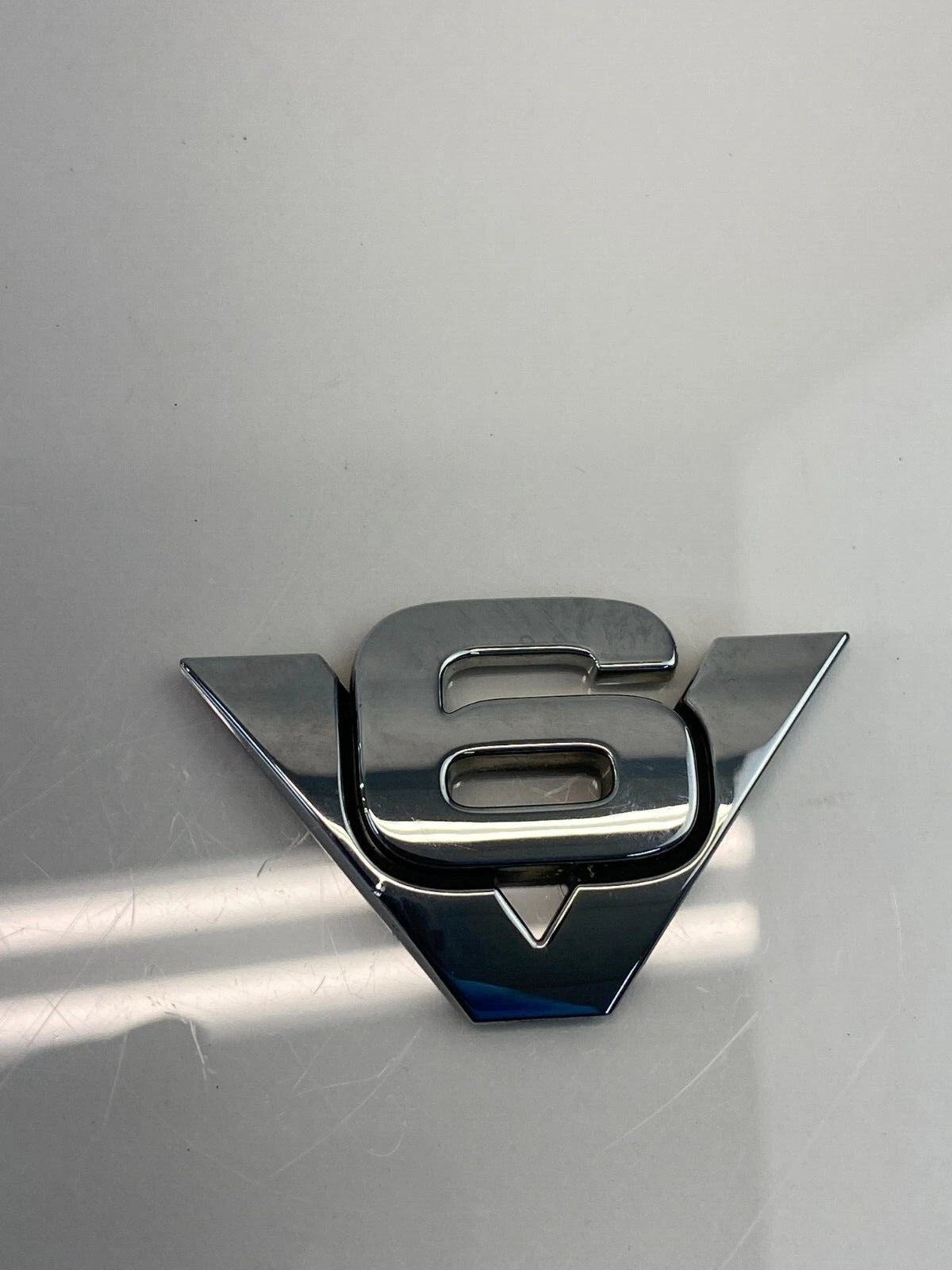 2008-2012 FORD ESCAPE FRONT SIDE V6 EMBLEM BADGE LOGO SYMBOL OEM