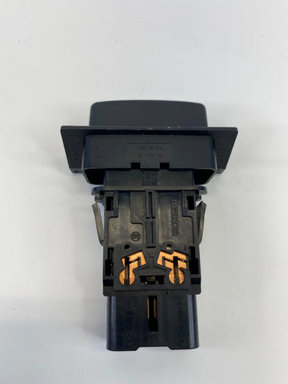 2000 2001 2002 MAZDA MPV HAZARD WARNING LIGHT SWITCH BUTTON LC62-66-4H0 OEM