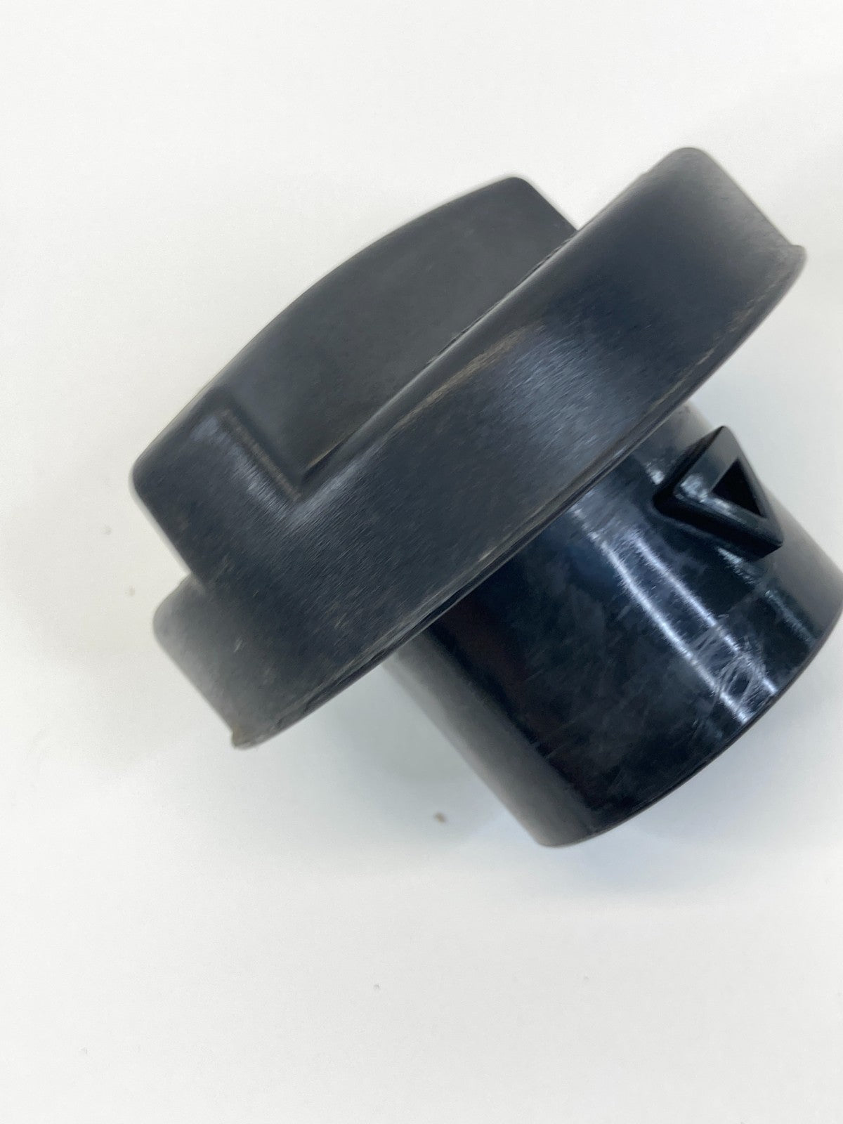 2000-2007 Chevrolet Monte Carlo Fuel Filler Gas Lid Cap Cover OEM