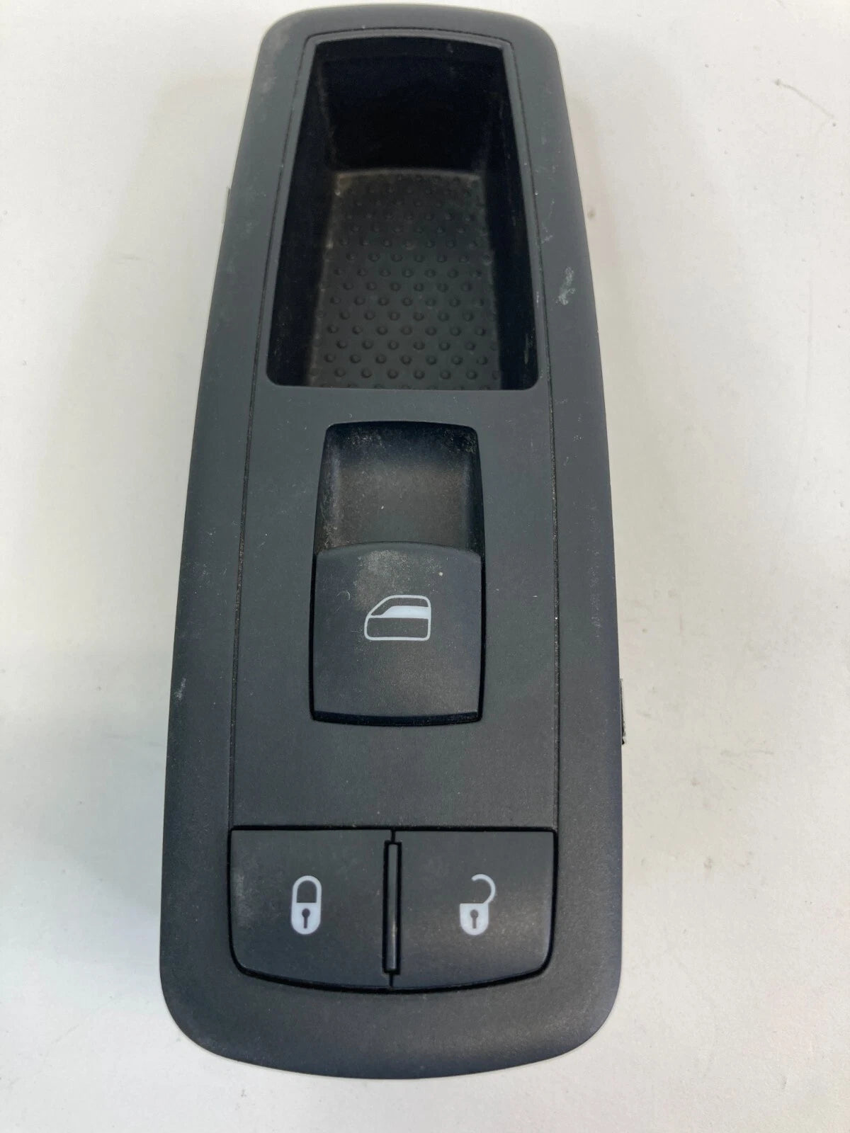 2008-2011 DODGE NITRO 08-12 LIBERTY FRONT RIGHT PASSENGER WINDOW LOCK SWITCH OEM