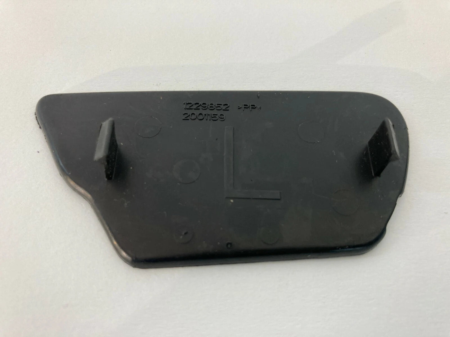 2010 SATURN OUTLOOK INTERIOR LEFT HANDLE TRIM COVER BEZEL CAP 1229852 2001159
