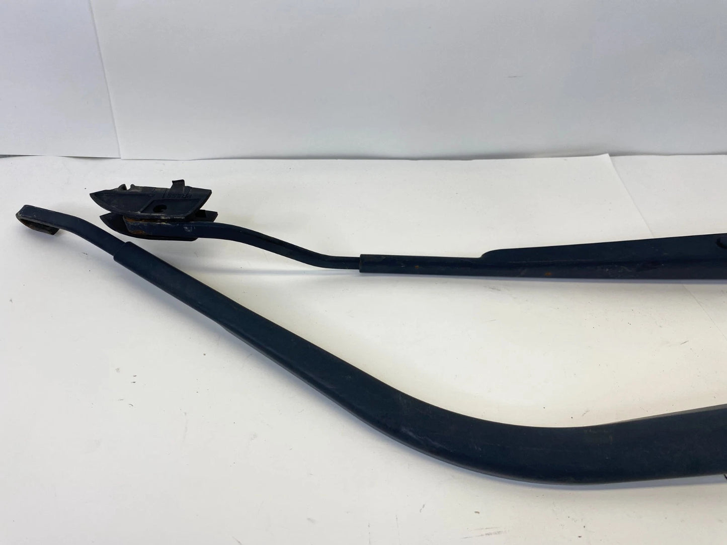 2010-2013 MAZDA 3 SEDAN FRONT WINDSHIELD WIPER ARM SET LEFT AND RIGHT OEM