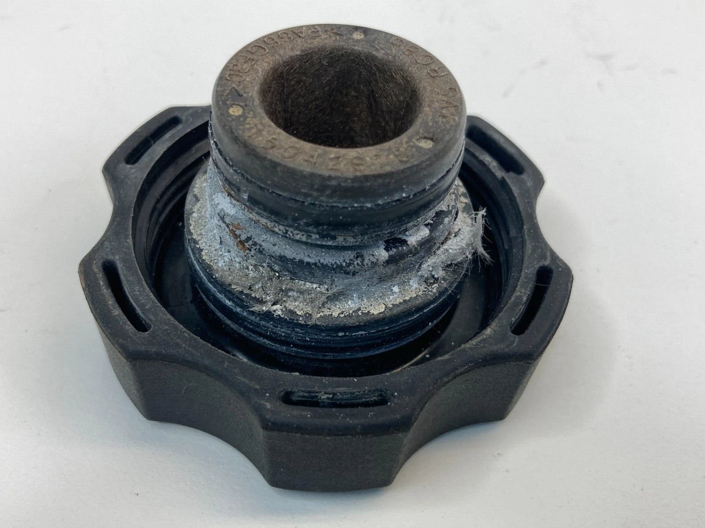 2008-2017 BUICK ENCLAVE 09-17 CHEVY TRAVERSE RADIATOR CAP 15042975 OEM