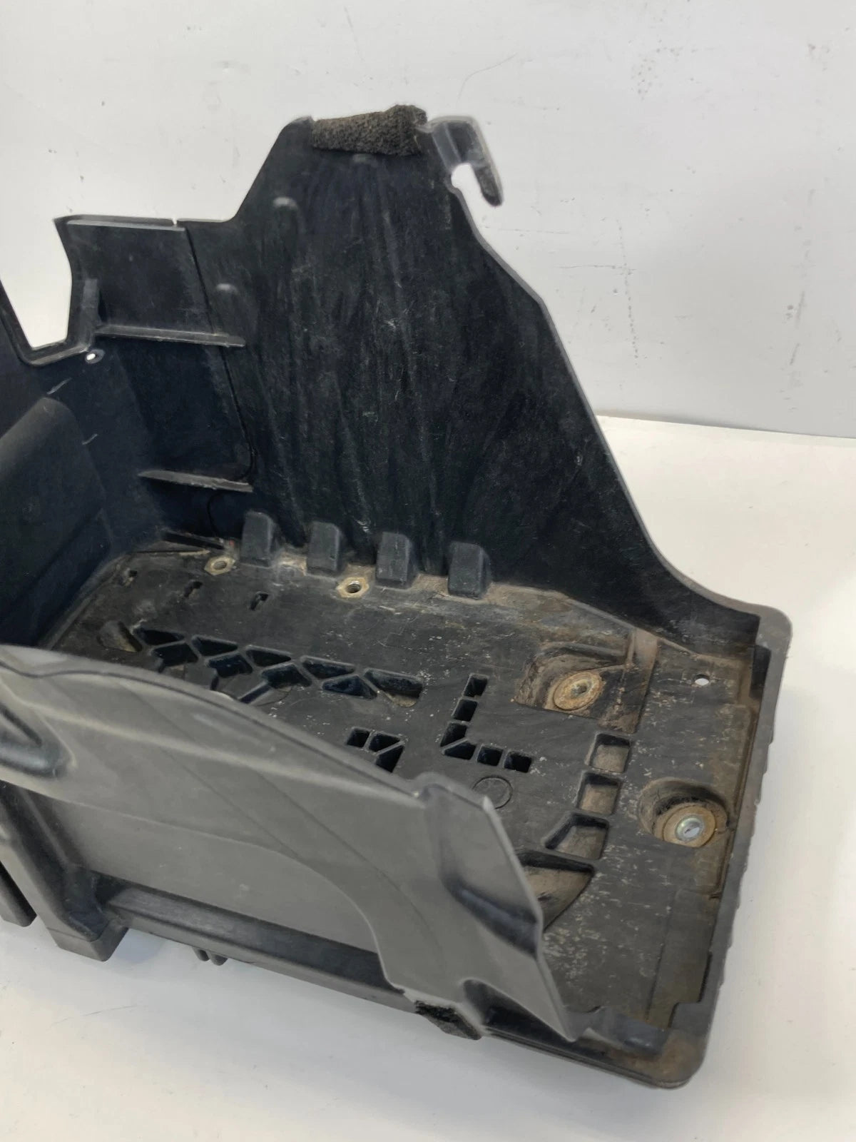 2008-2012 LAND ROVER LR2 BATTERY TRAY HOUSING CASE 6G9N-10757-AE OEM